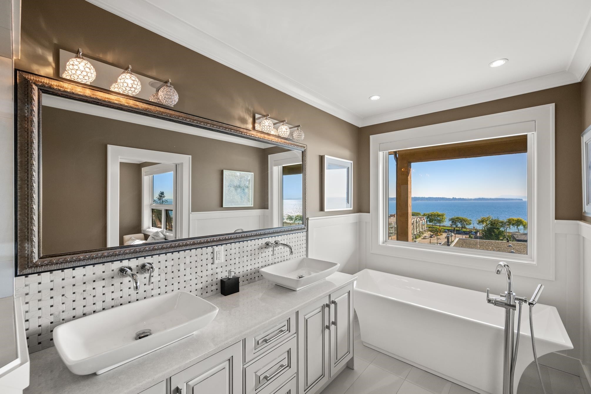 14786 Mcdonald Avenue, White Rock, BC