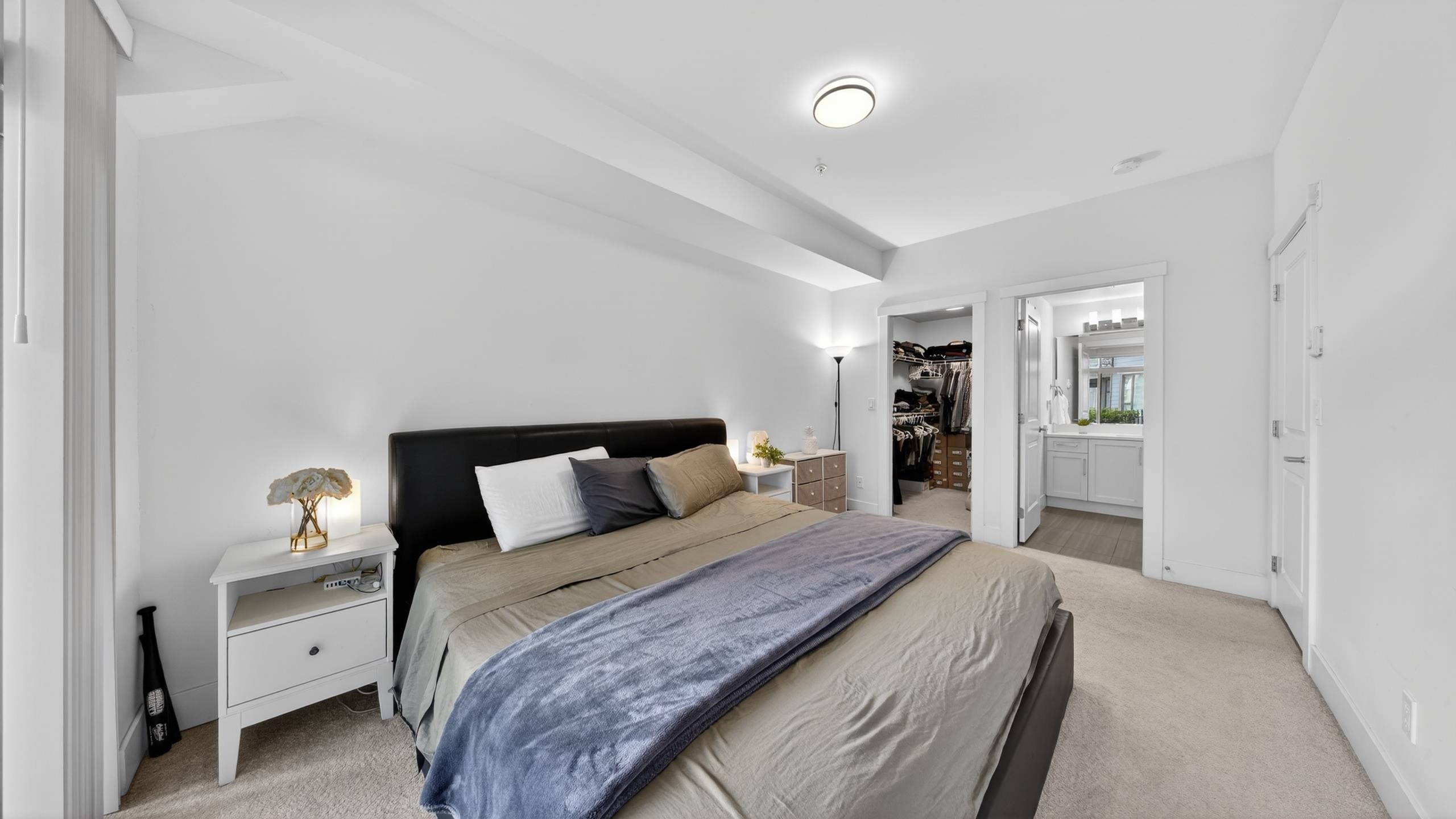201-9983 E Barnston Drive Street, Surrey, BC