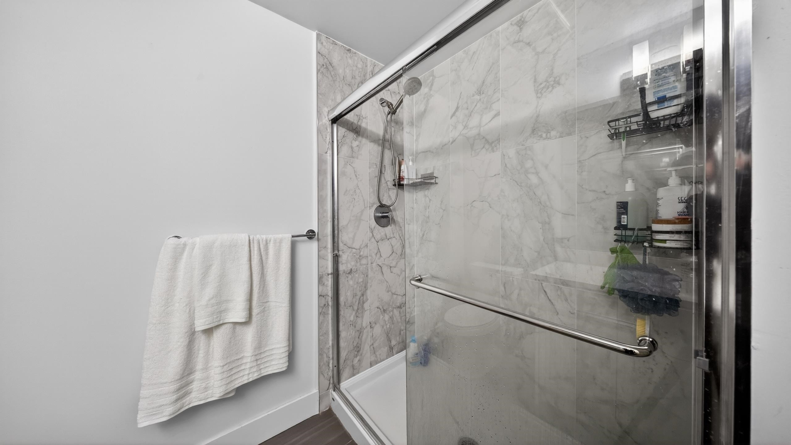 201-9983 E Barnston Drive Street, Surrey, BC