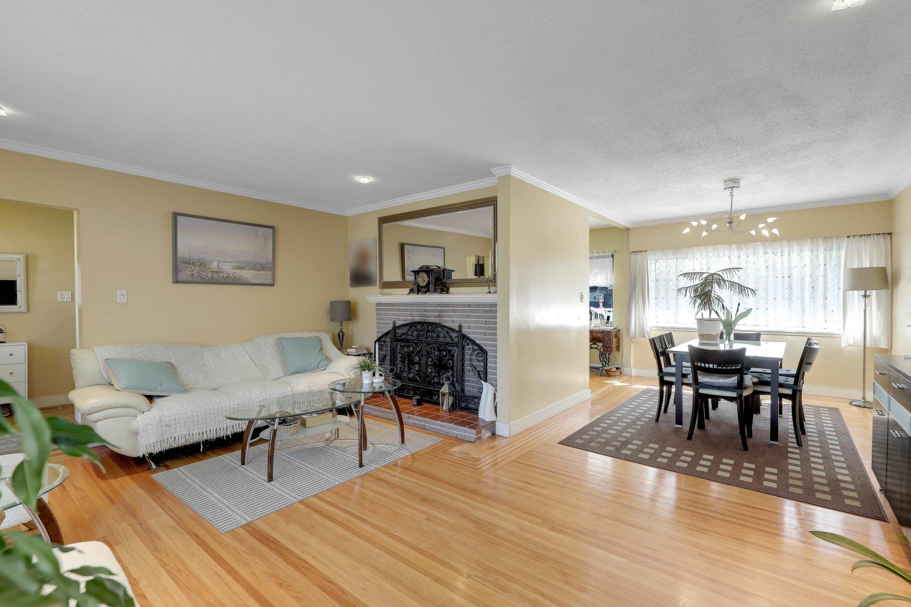 11230 Lansdowne Drive, Surrey, BC