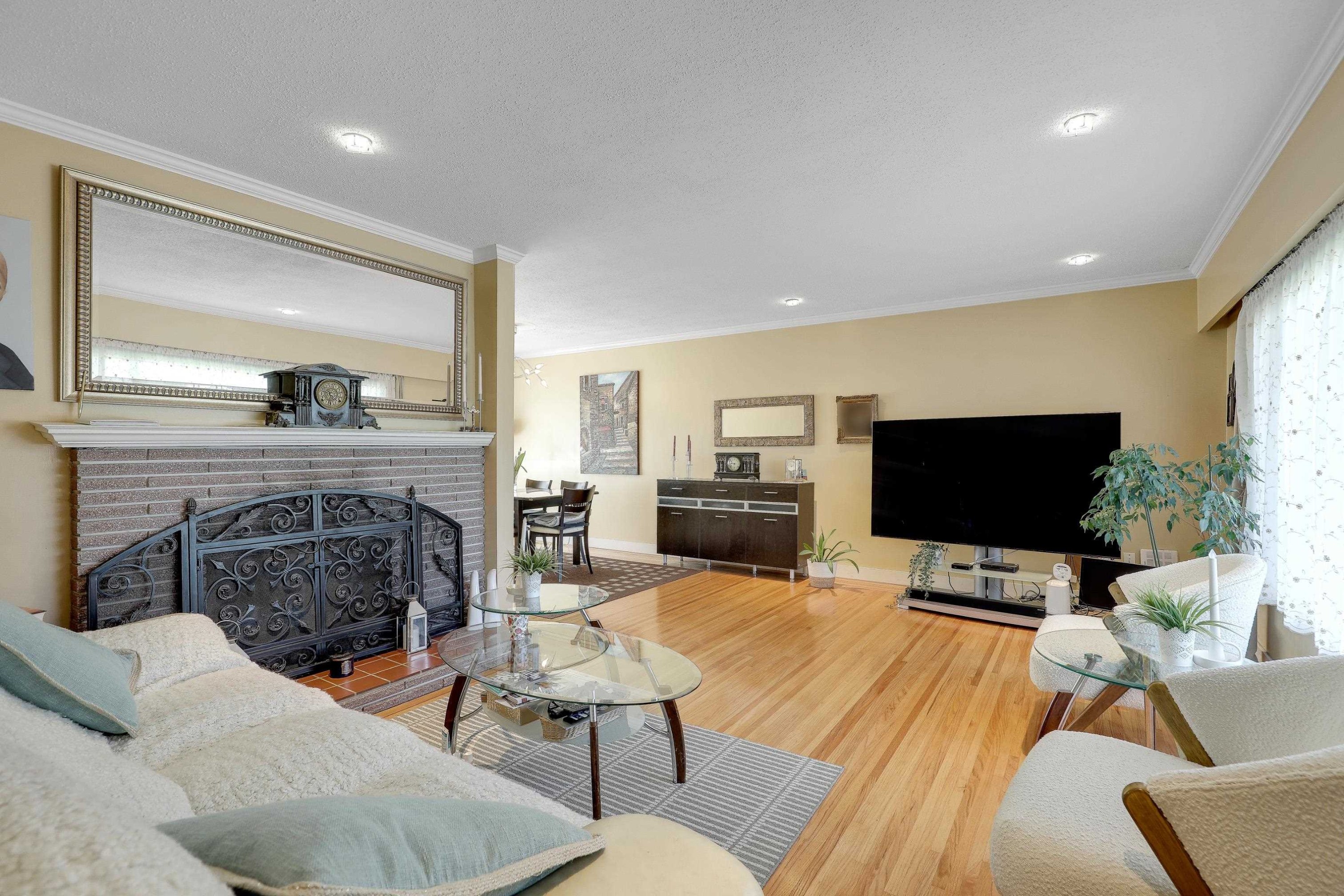 11230 Lansdowne Drive, Surrey, BC