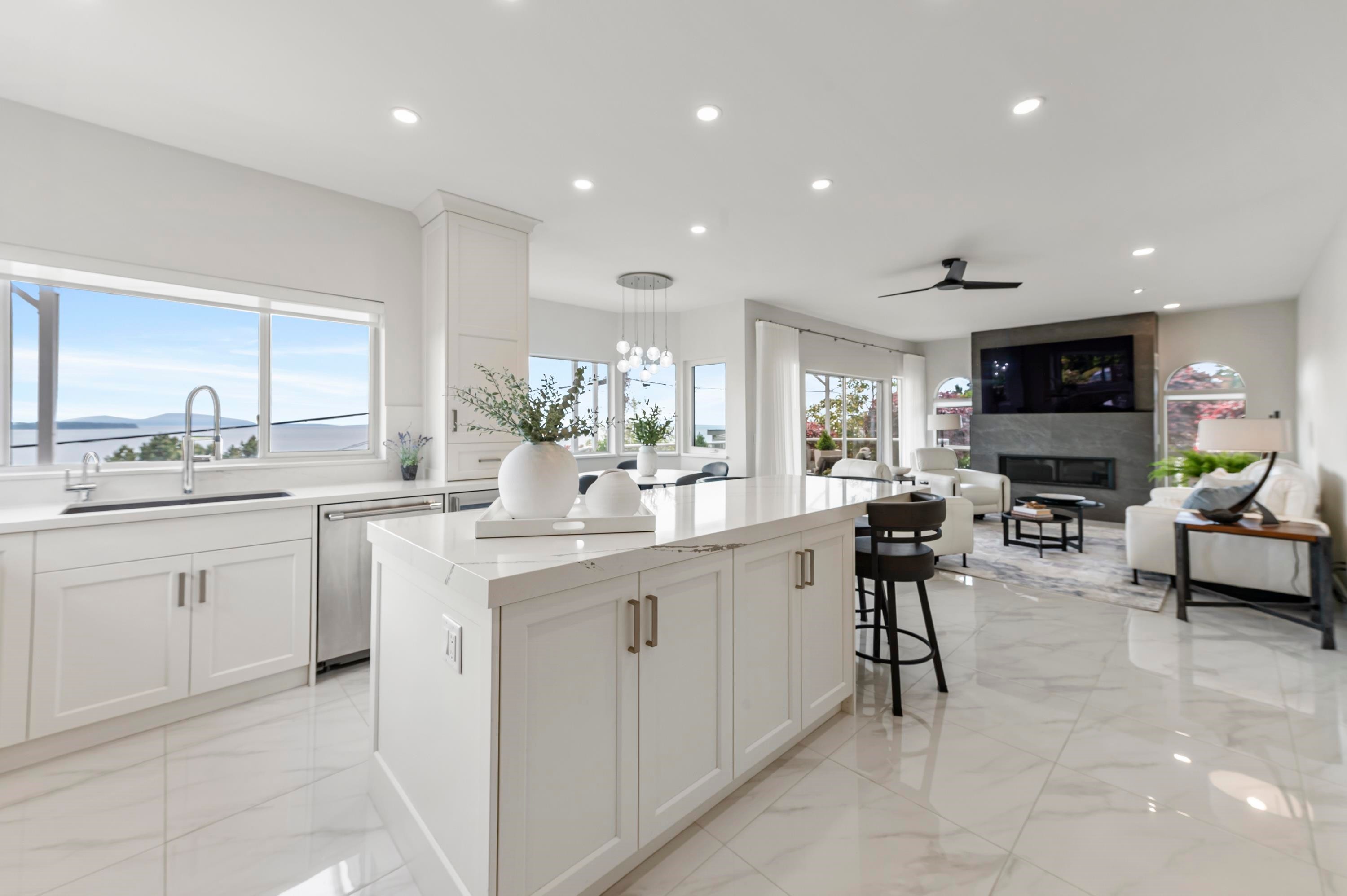 14357 Sunset Drive, White Rock, BC