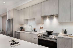 25-16355 21 Avenue Surrey, BC V3Z 1K9