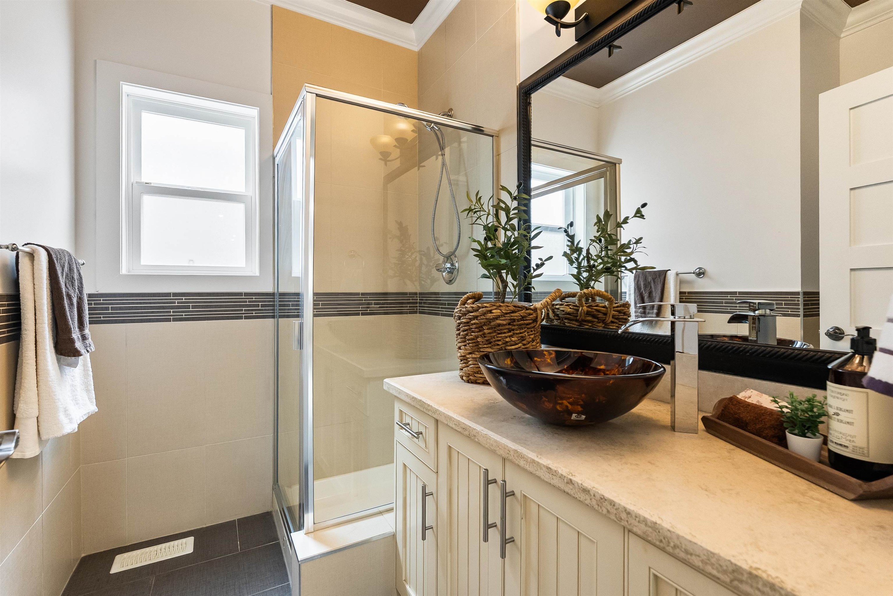 16018 80A Avenue, Surrey, BC