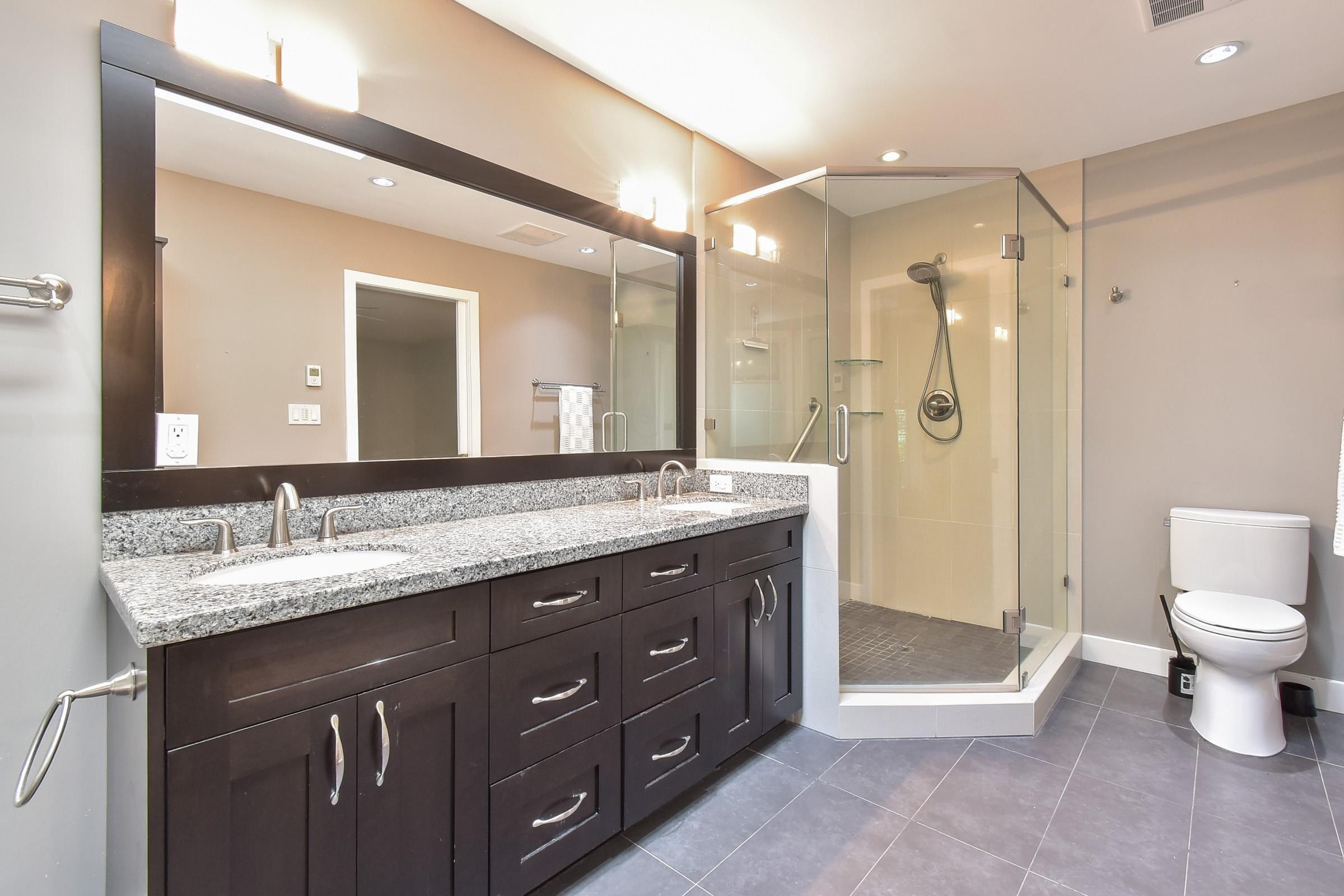 13056 22A Avenue, Surrey, BC - Indoor Photo Showing Bathroom
