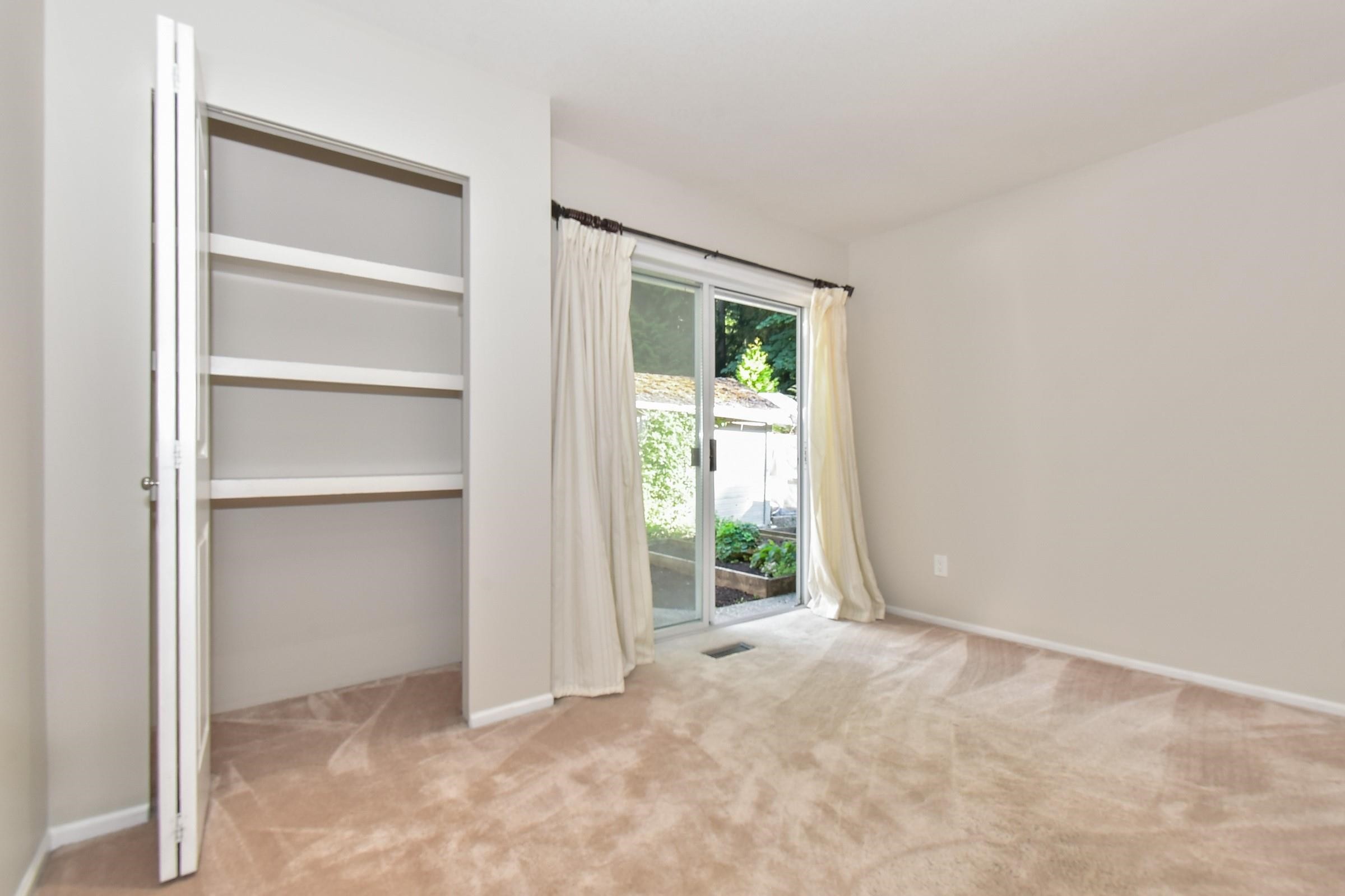 13056 22A Avenue, Surrey, BC - Indoor Photo Showing Other Room