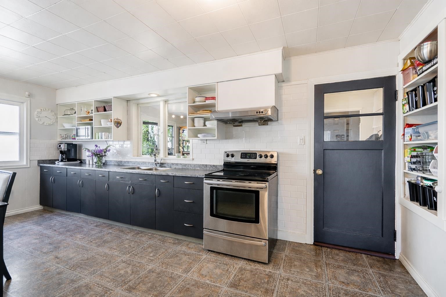 10482 125A Street, Surrey, BC - Indoor Photo Showing Kitchen