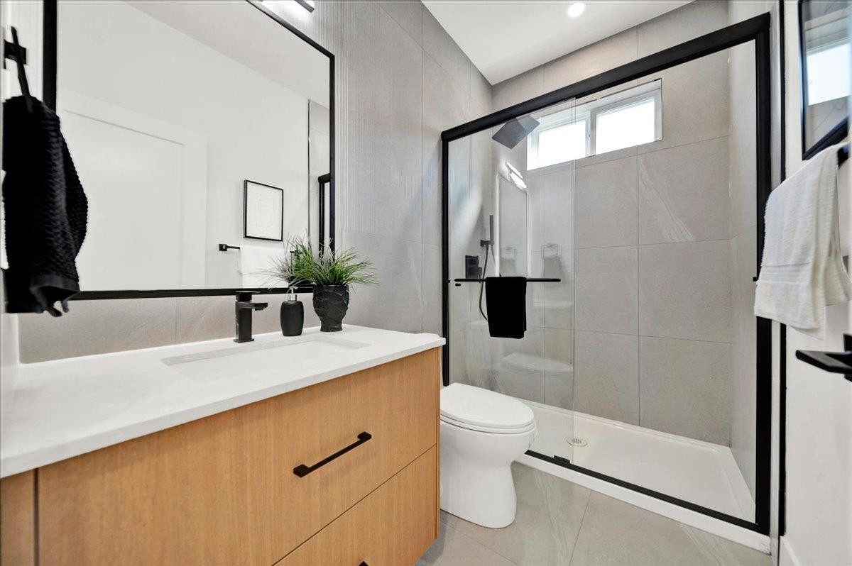 102-10039 128 Street, Surrey, BC - Indoor Photo Showing Bathroom