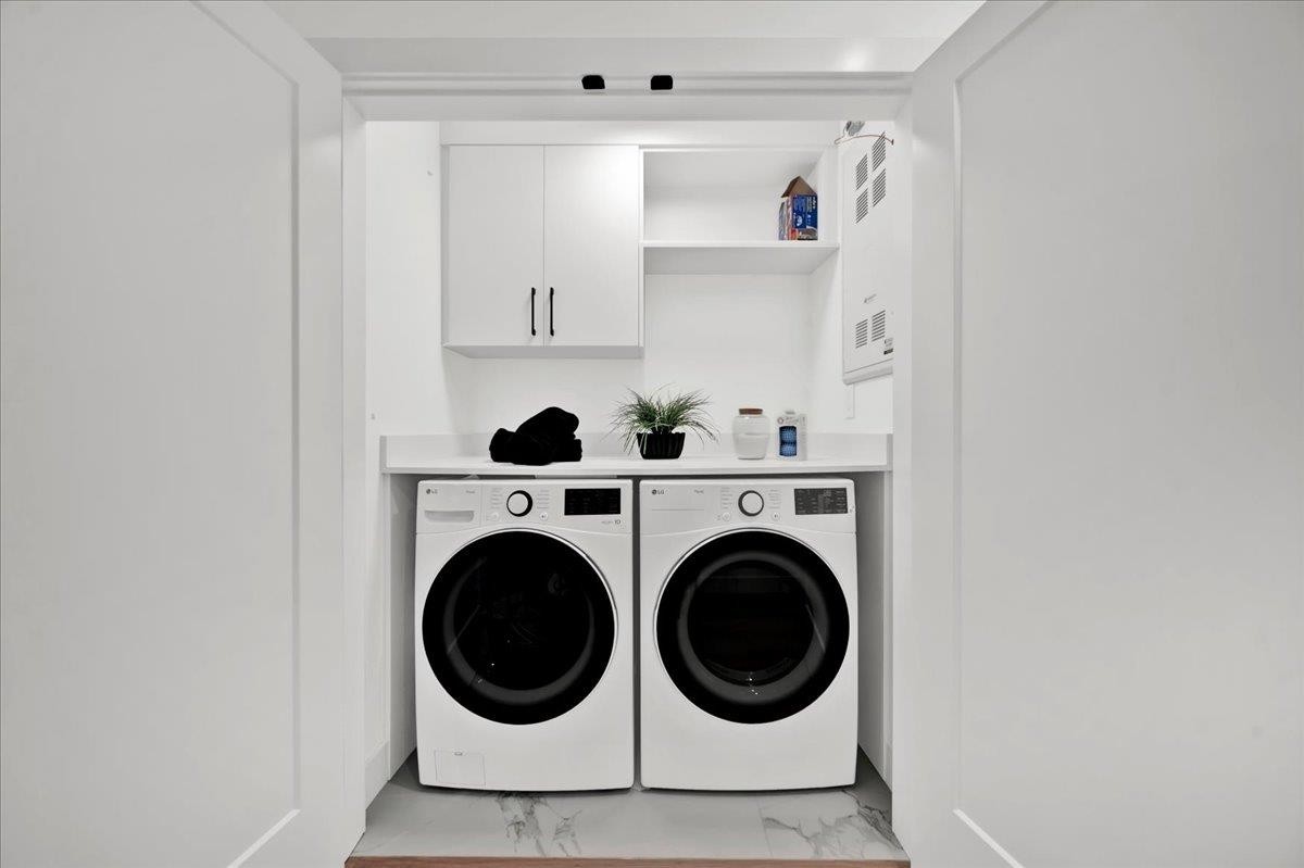 102-10039 128 Street, Surrey, BC - Indoor Photo Showing Laundry Room