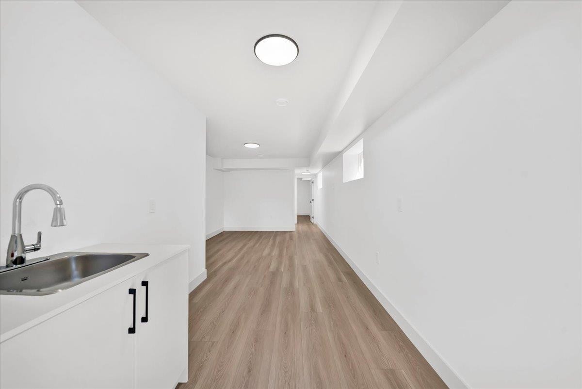 102-10039 128 Street, Surrey, BC - Indoor