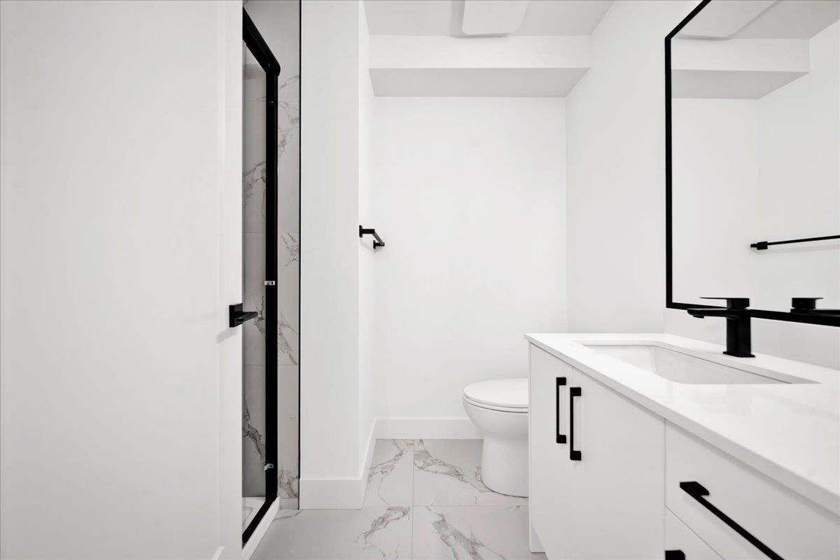 102-10039 128 Street, Surrey, BC - Indoor Photo Showing Bathroom