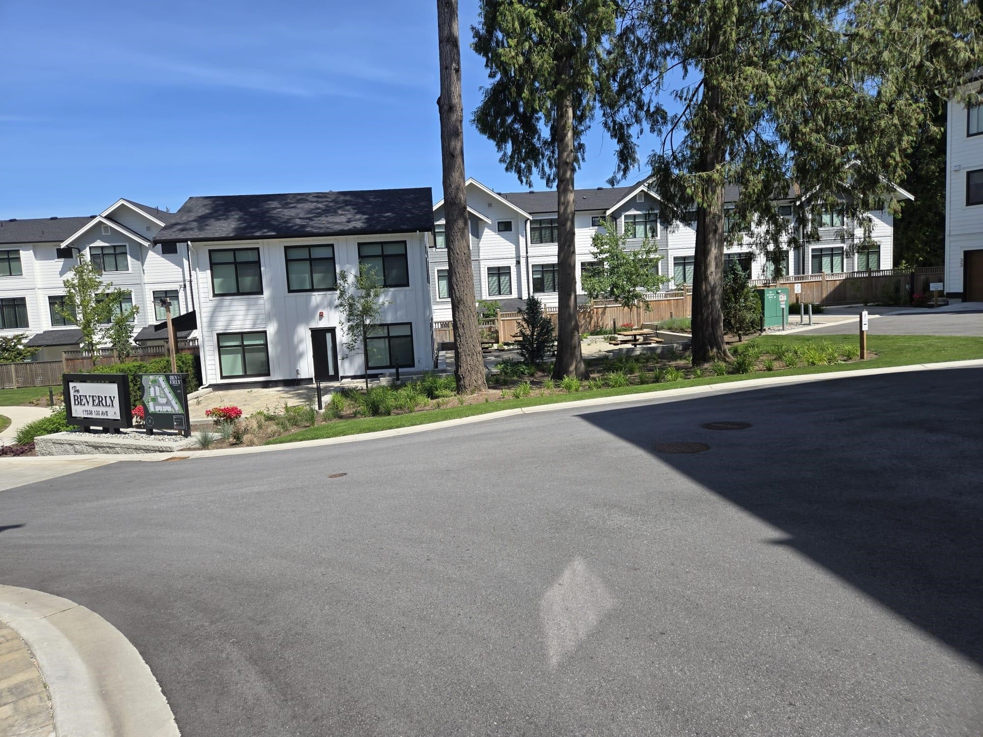 10-17538 100 Avenue, Surrey, BC