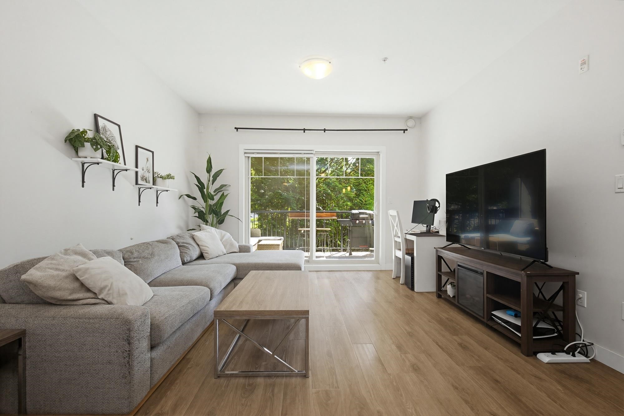 204-33898 Pine Street, Abbotsford, BC