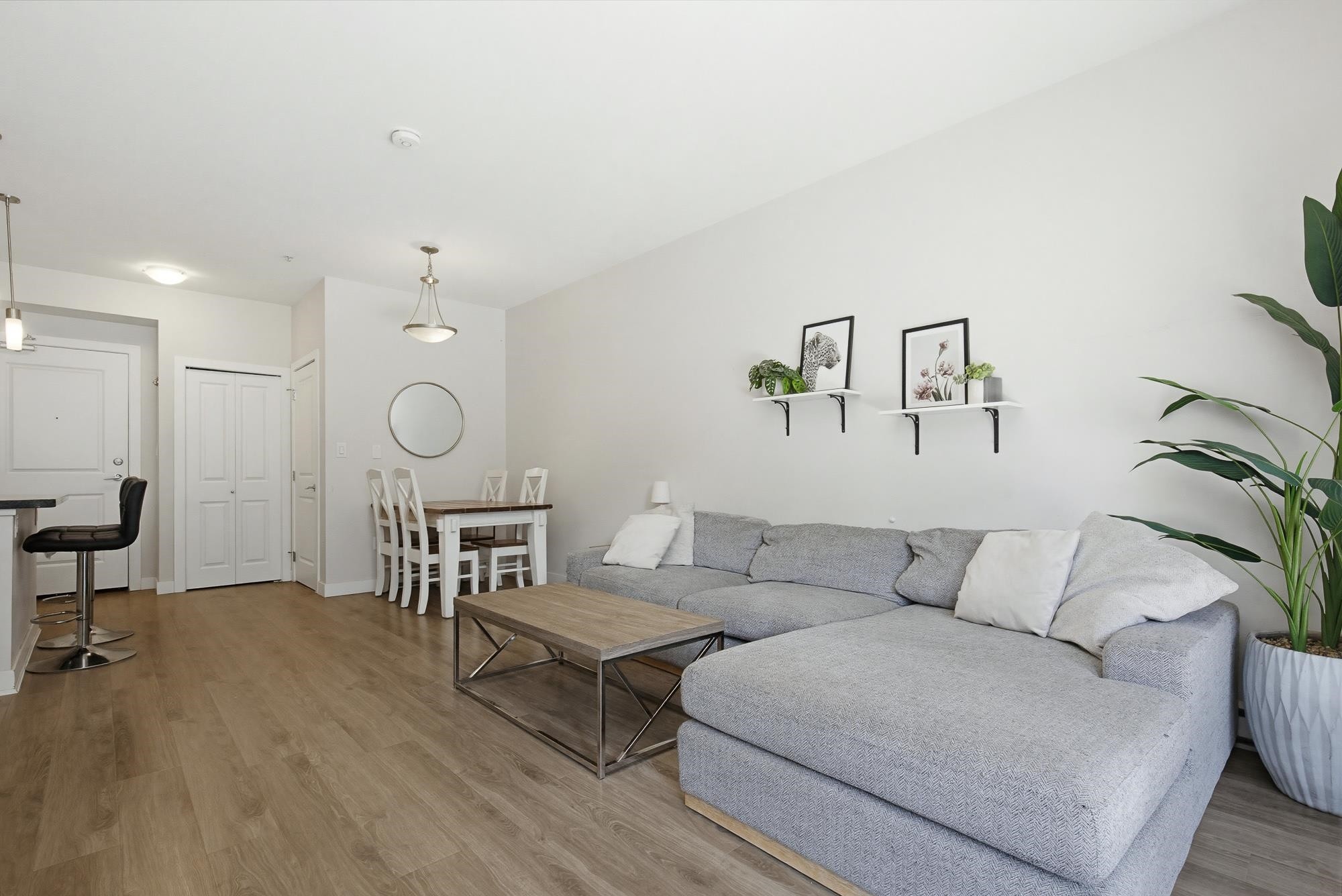 204-33898 Pine Street, Abbotsford, BC