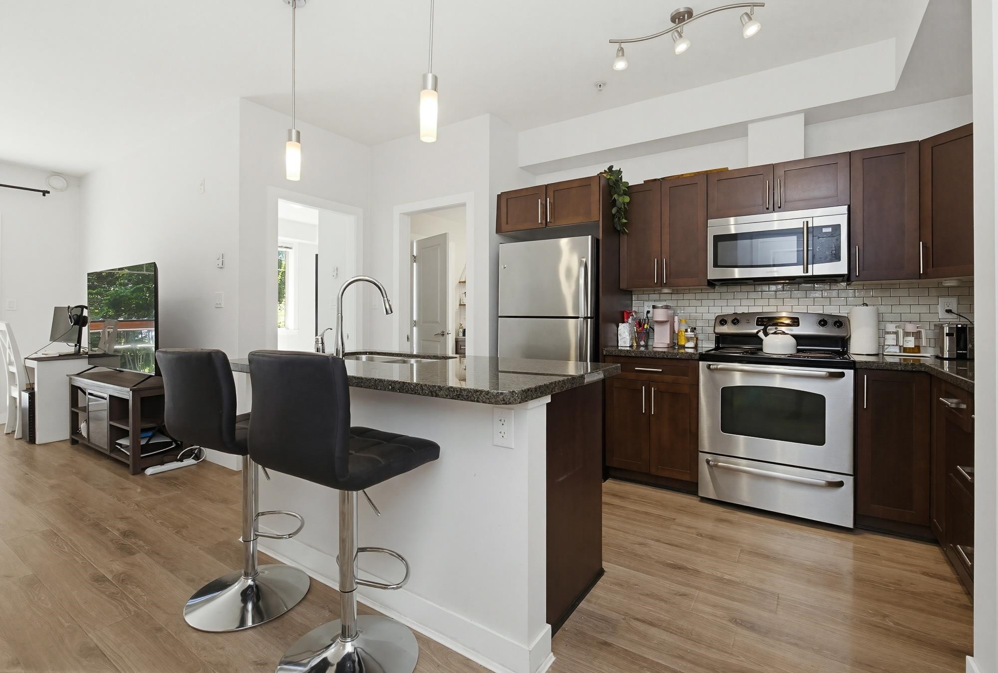 204-33898 Pine Street, Abbotsford, BC