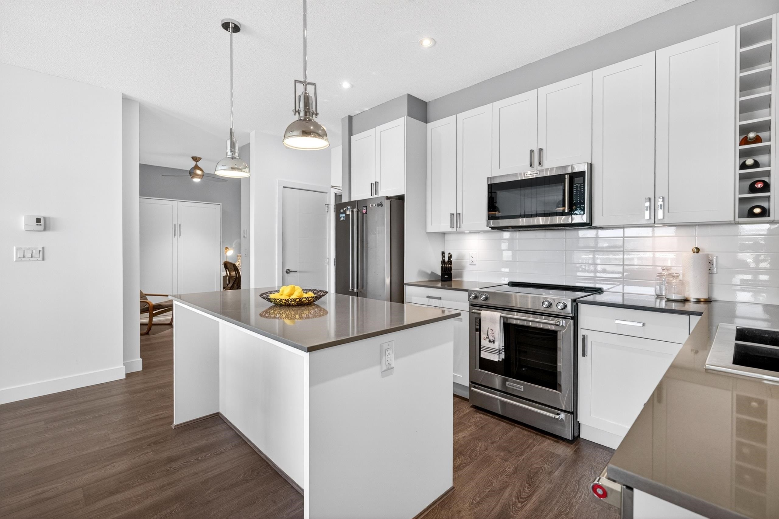 406-16380 64 Avenue, Surrey, BC
