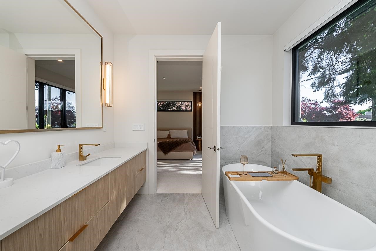 15911 Cliff Avenue, White Rock, BC
