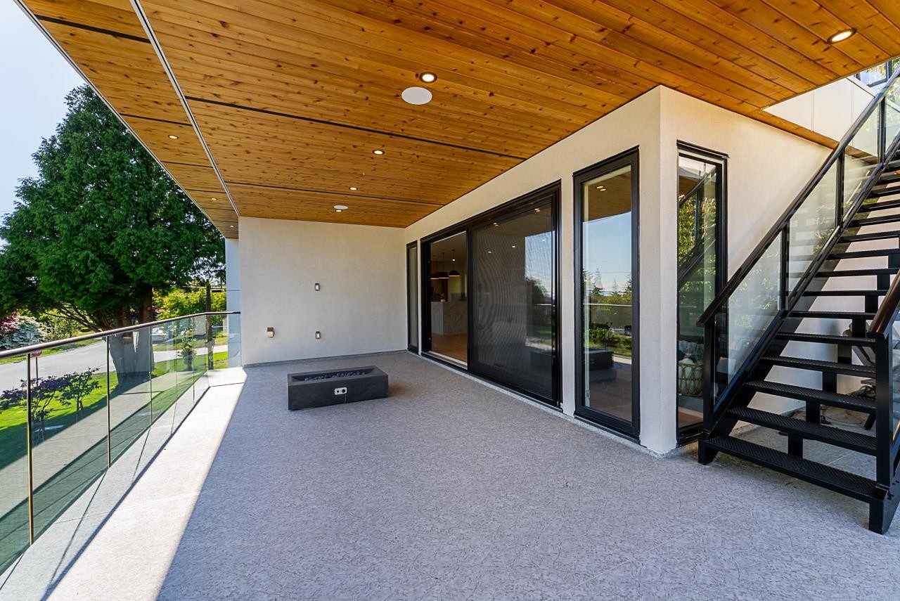 15911 Cliff Avenue, White Rock, BC