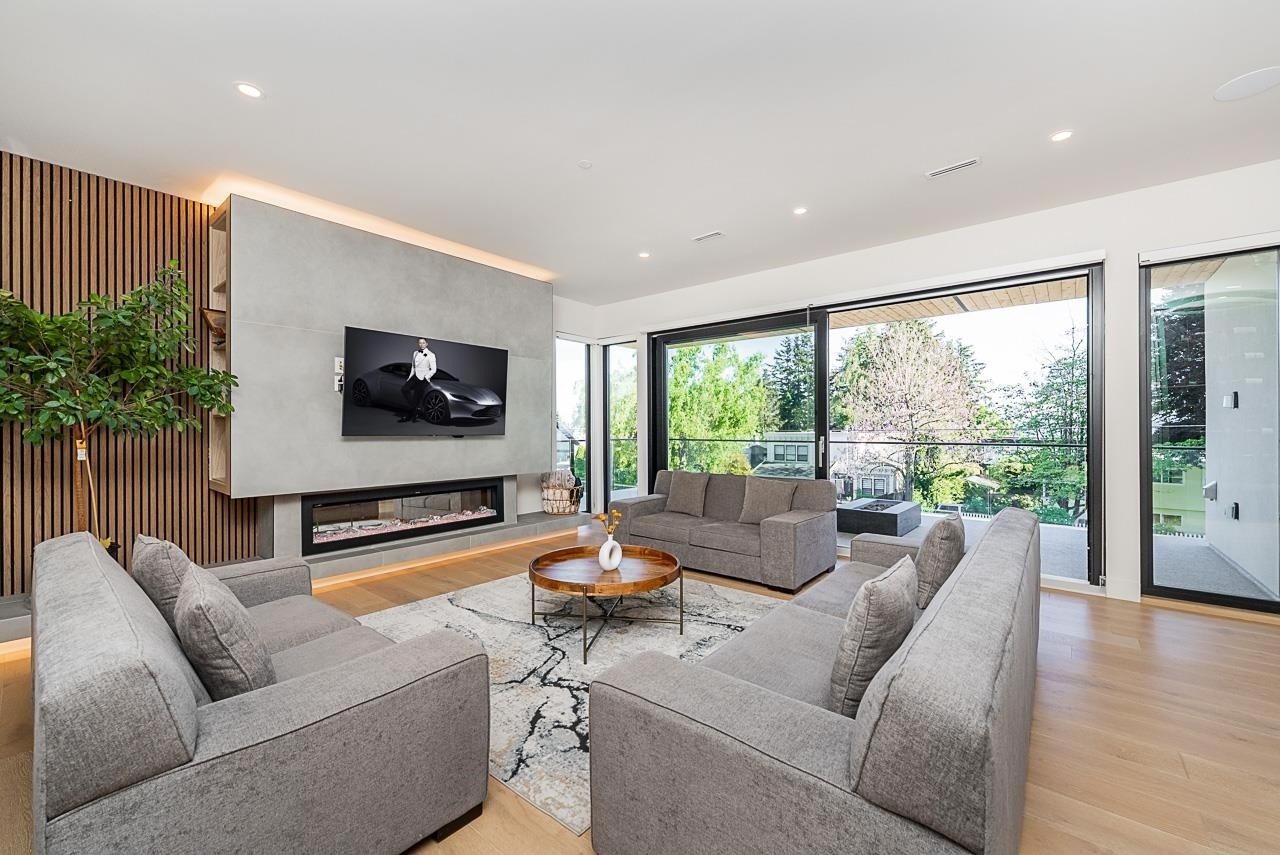 15911 Cliff Avenue, White Rock, BC