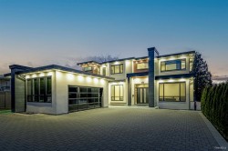11229 136 Street Surrey, BC V3R 3B8