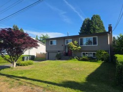 15516 17 Avenue Surrey, BC V4A 1V2
