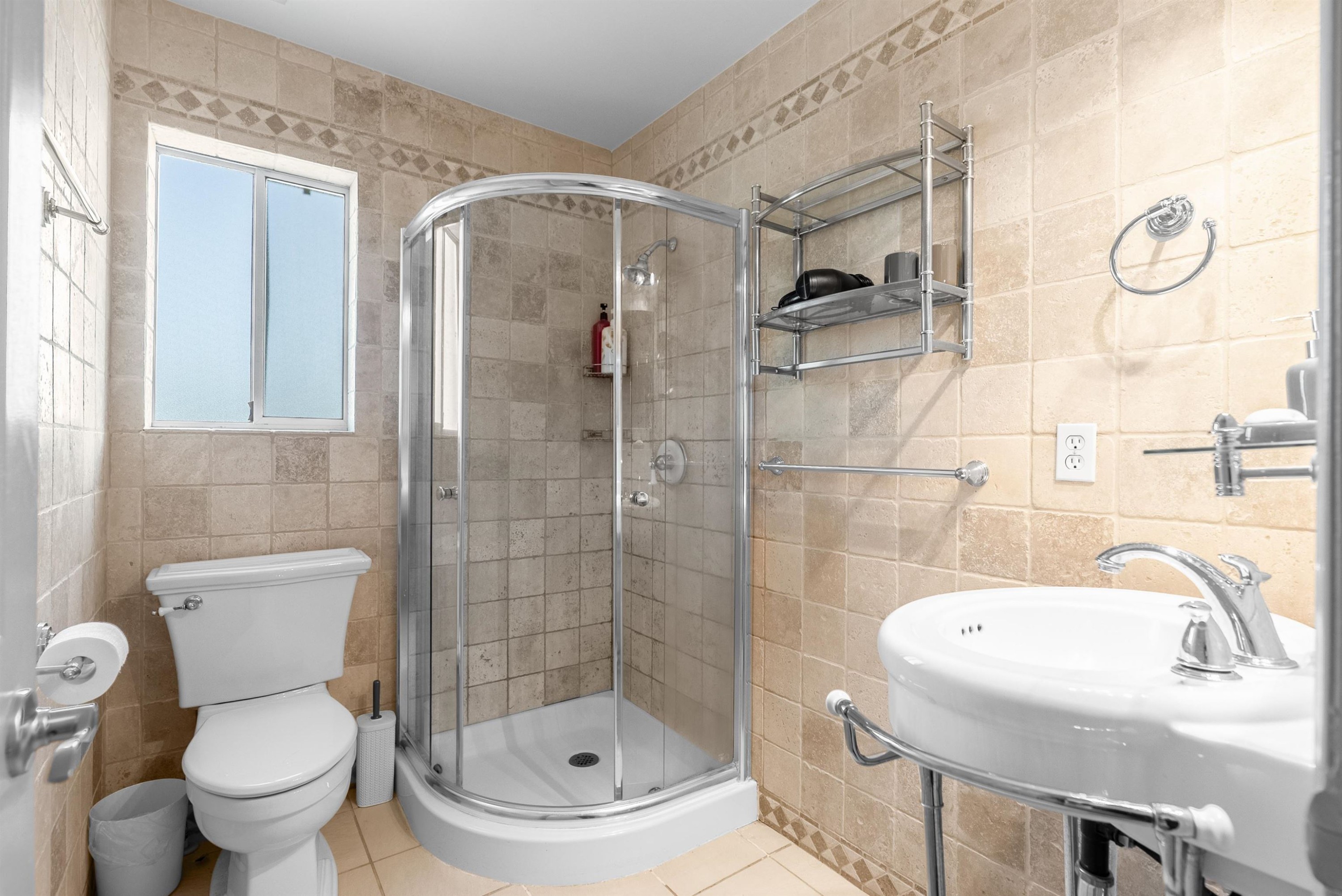 22019 Old Yale Road, Langley, BC - Indoor Photo Showing Bathroom