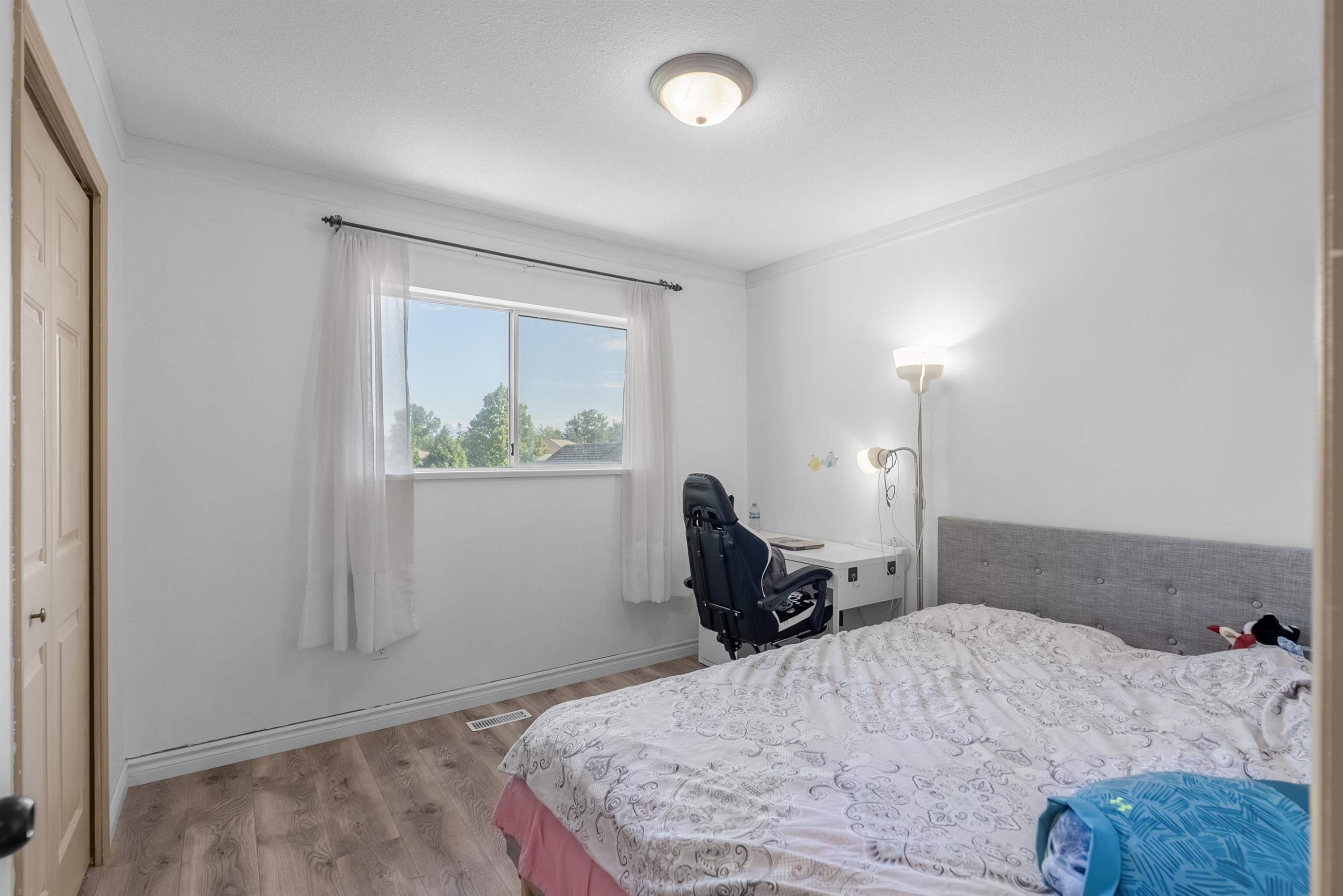 22019 Old Yale Road, Langley, BC - Indoor Photo Showing Bedroom