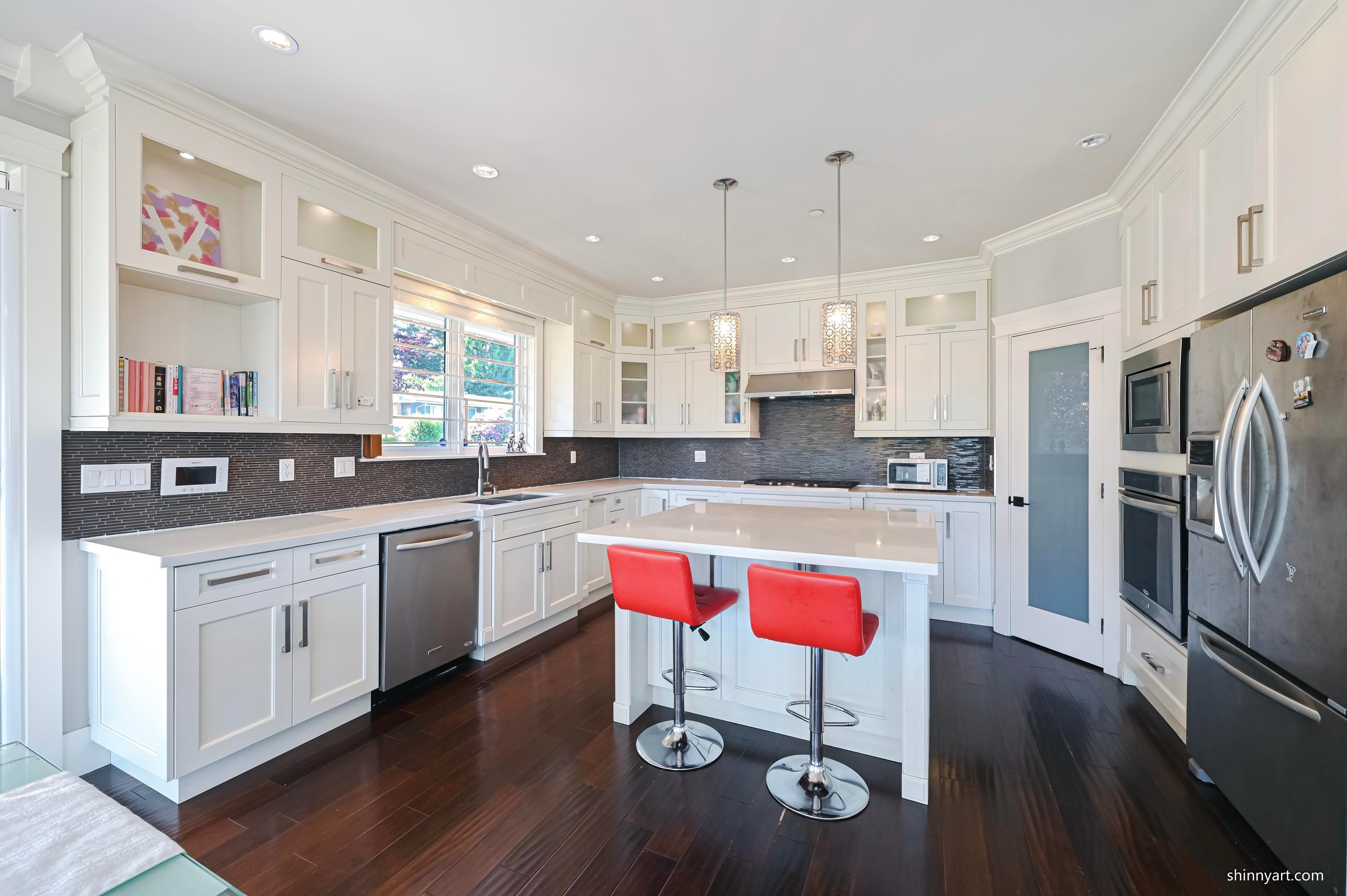 15807 Buena Vista Avenue, White Rock, BC