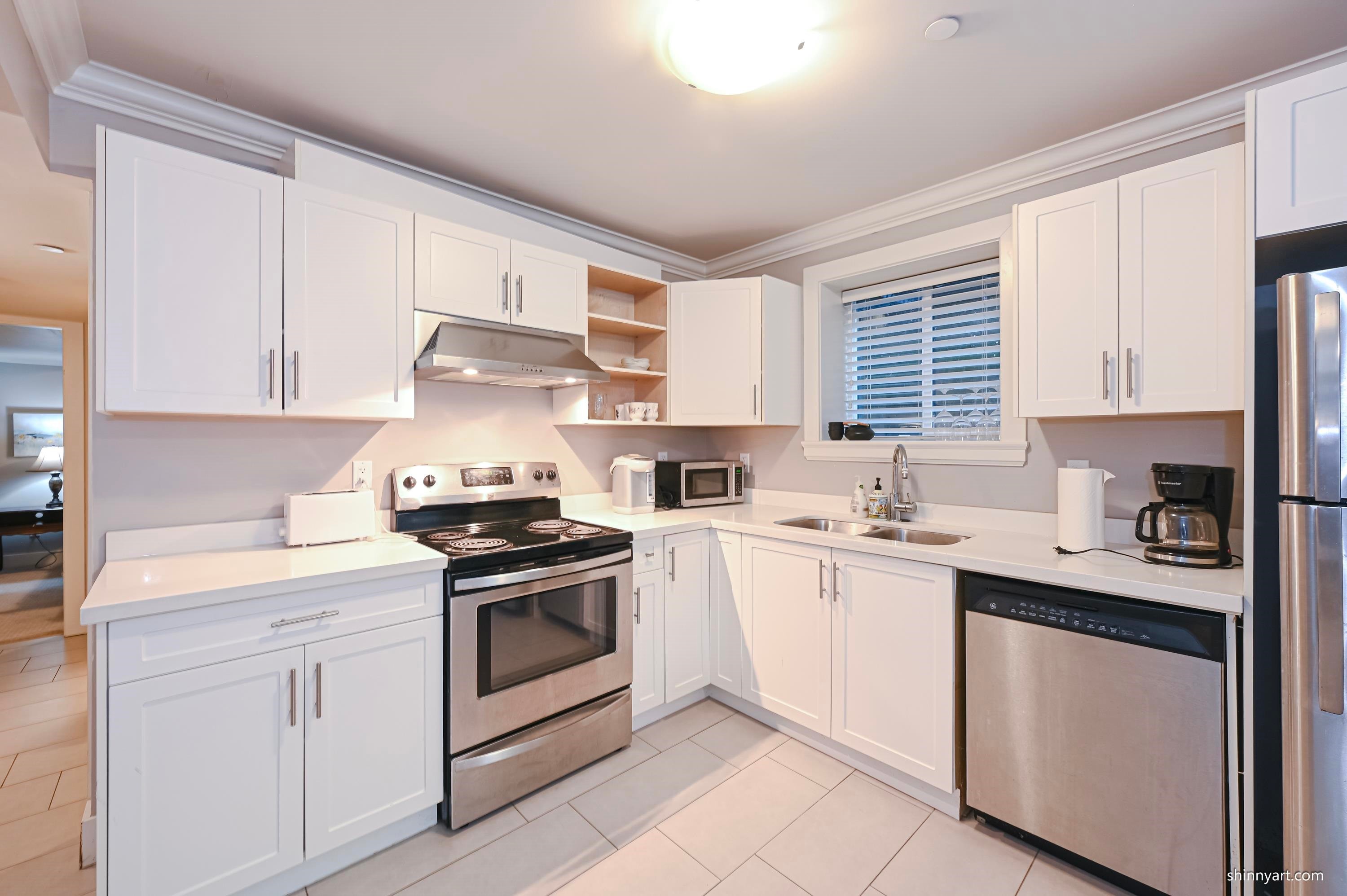 15807 Buena Vista Avenue, White Rock, BC