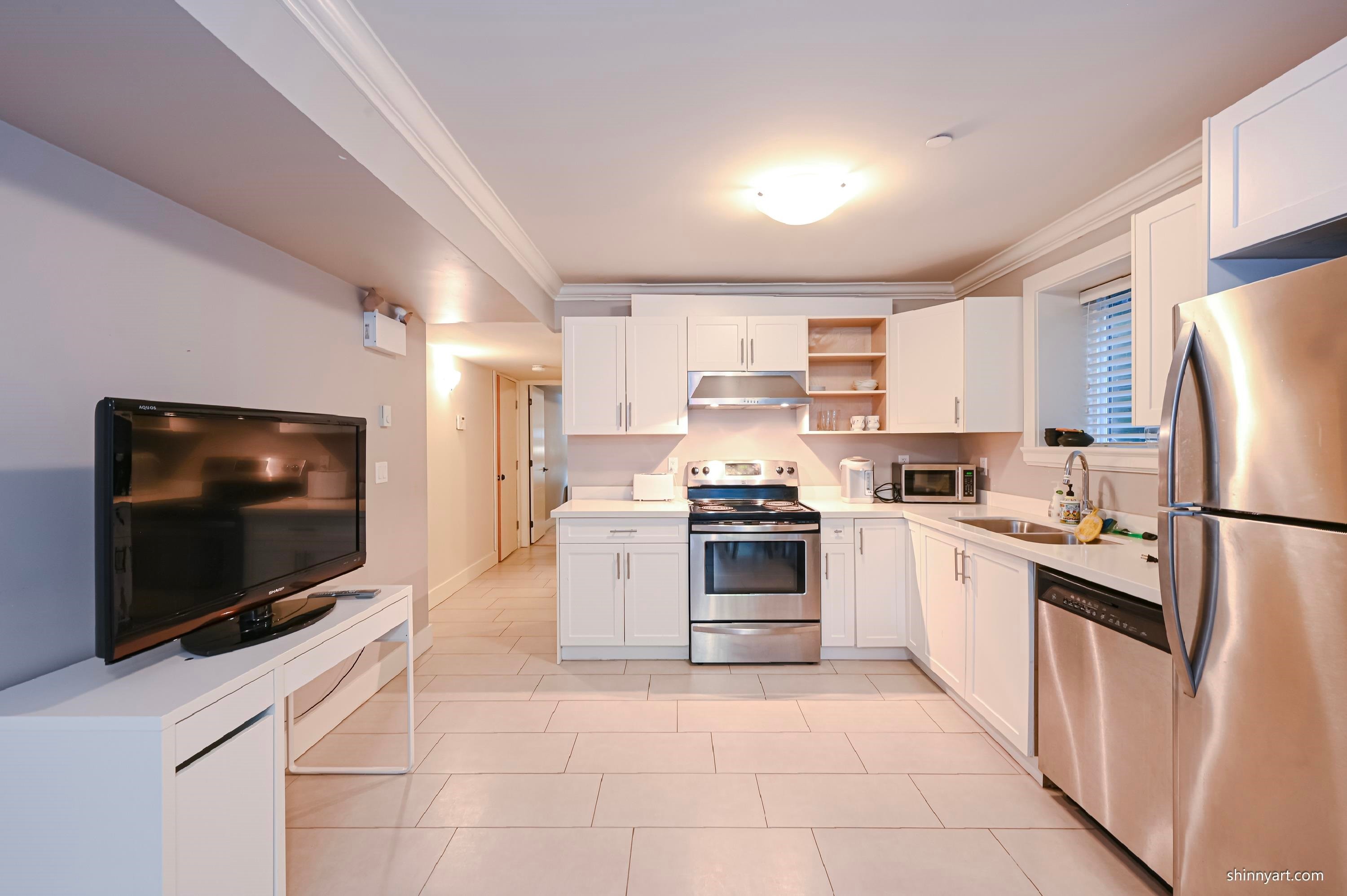 15807 Buena Vista Avenue, White Rock, BC