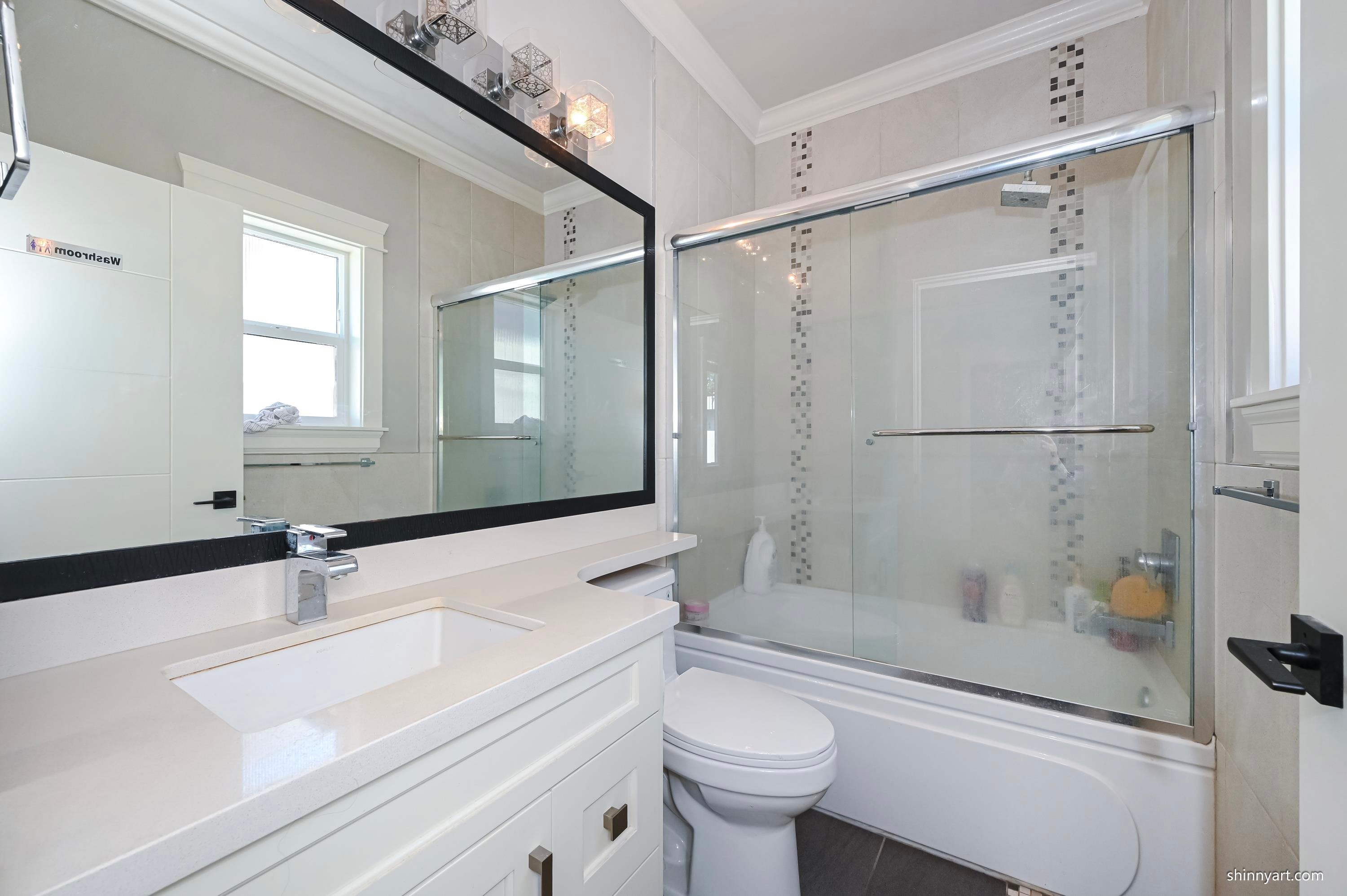 15807 Buena Vista Avenue, White Rock, BC