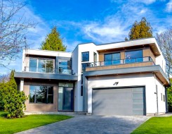 15043 19a Avenue Surrey, BC V4A 7G8