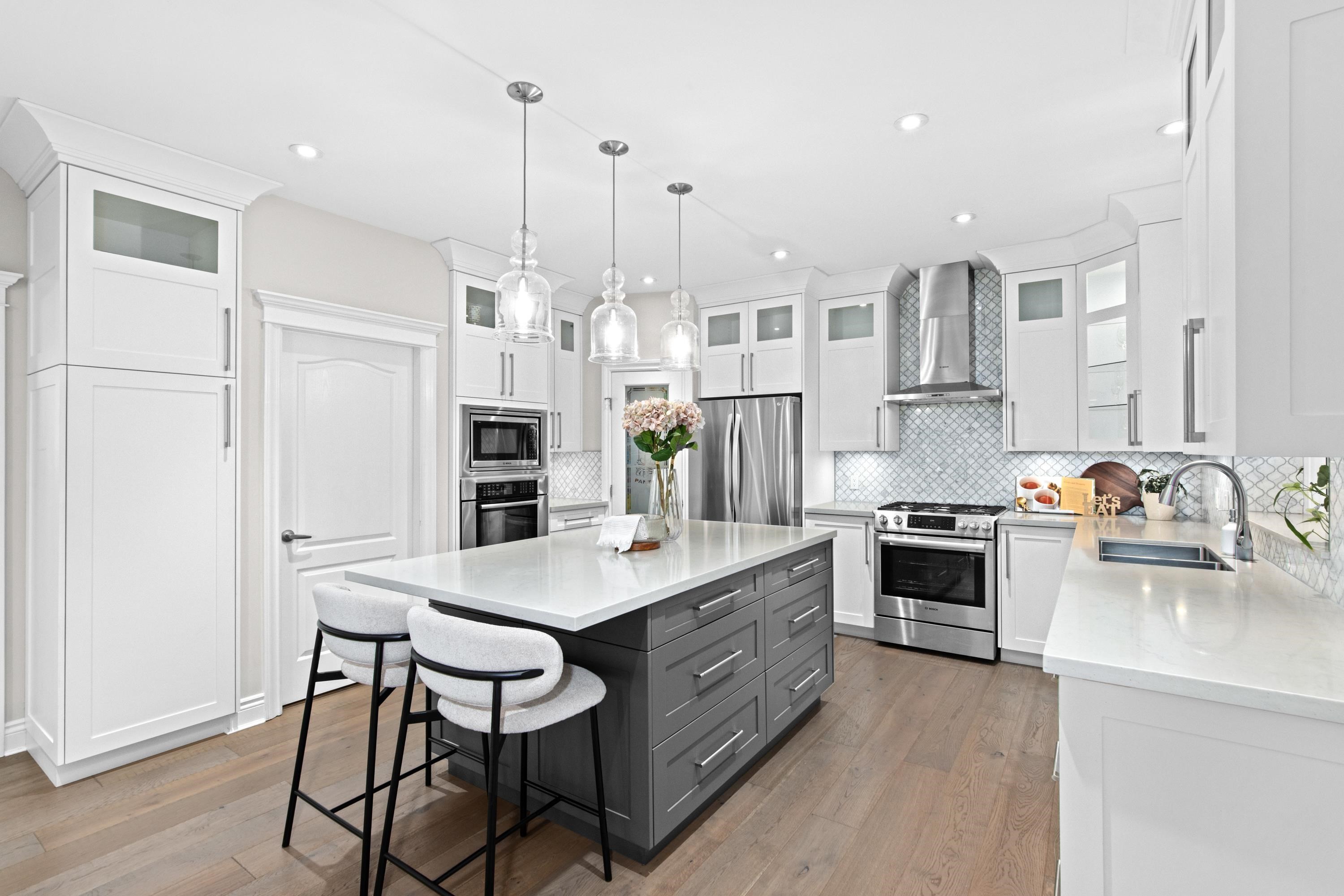 3733 Devonshire Drive, Surrey, BC