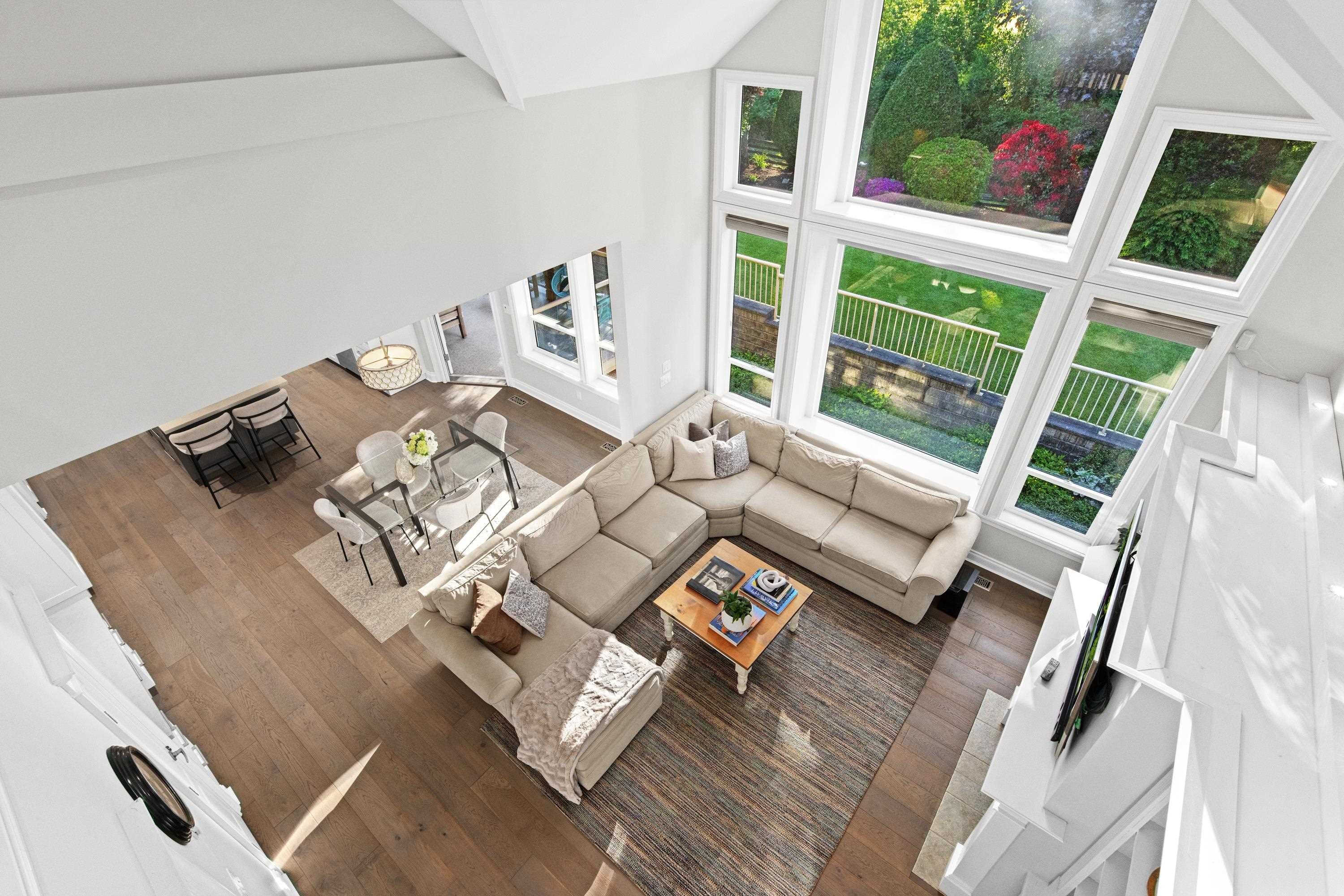 3733 Devonshire Drive, Surrey, BC