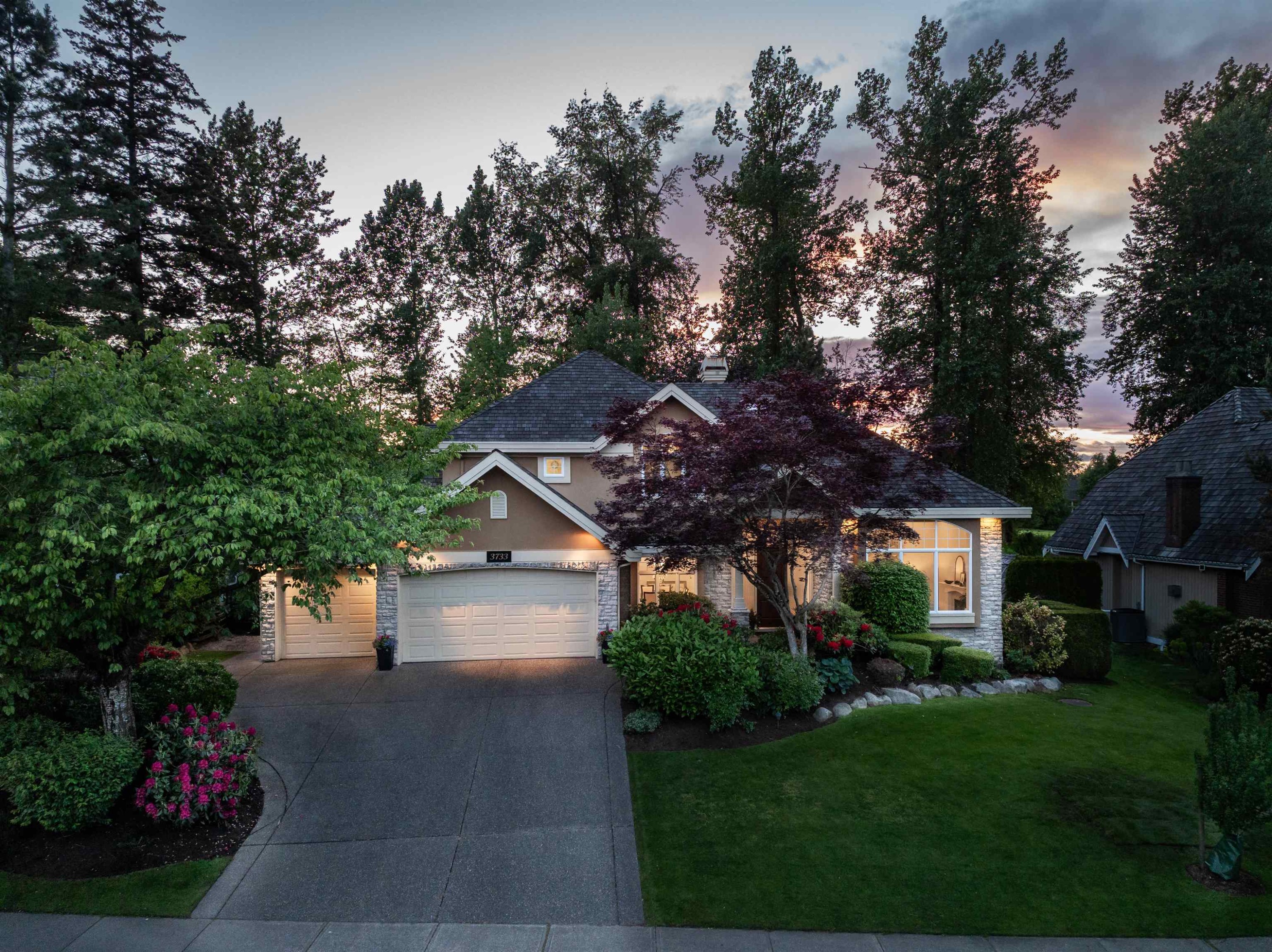 3733 Devonshire Drive, Surrey, BC
