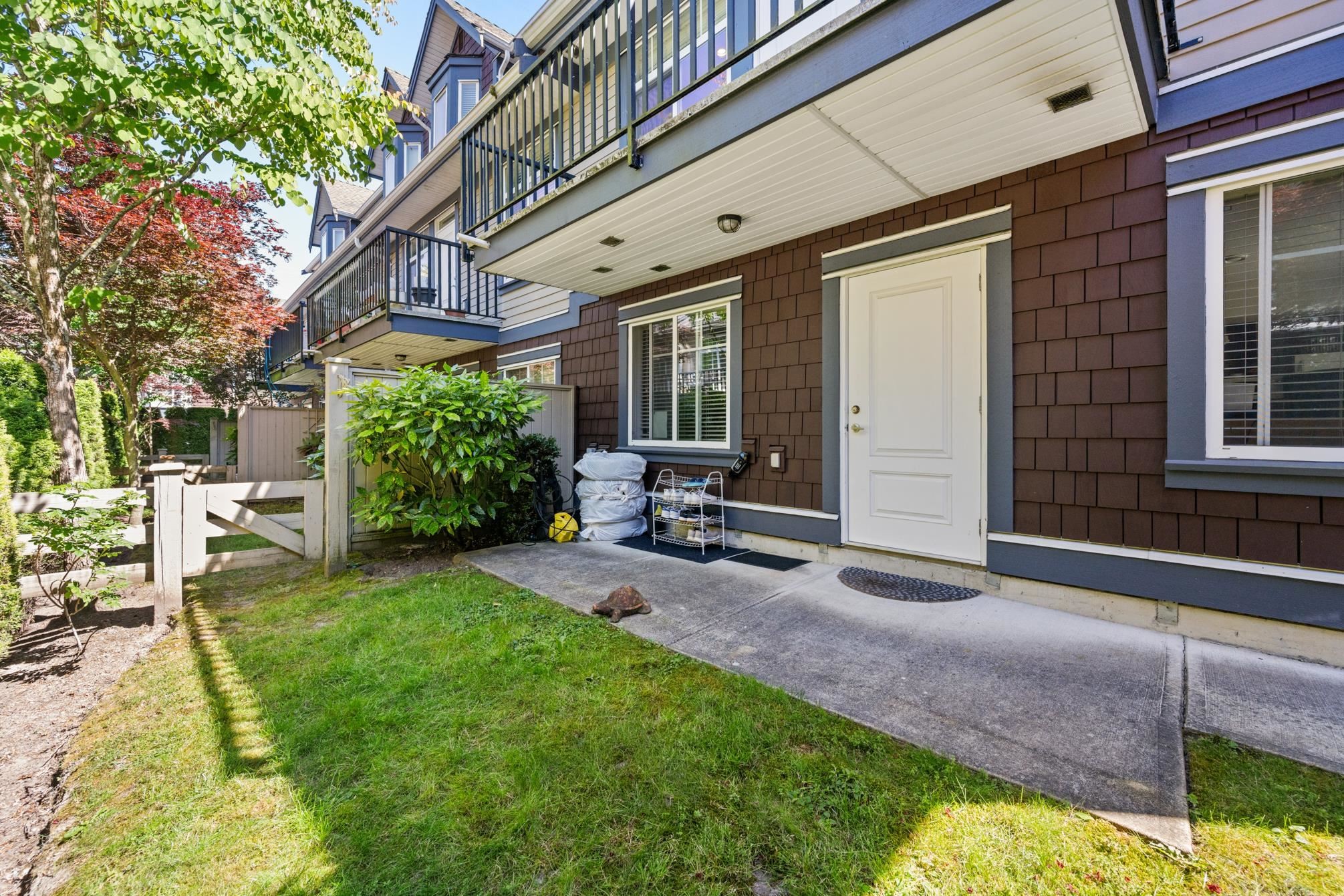 10-15977 26 Avenue, Surrey, BC