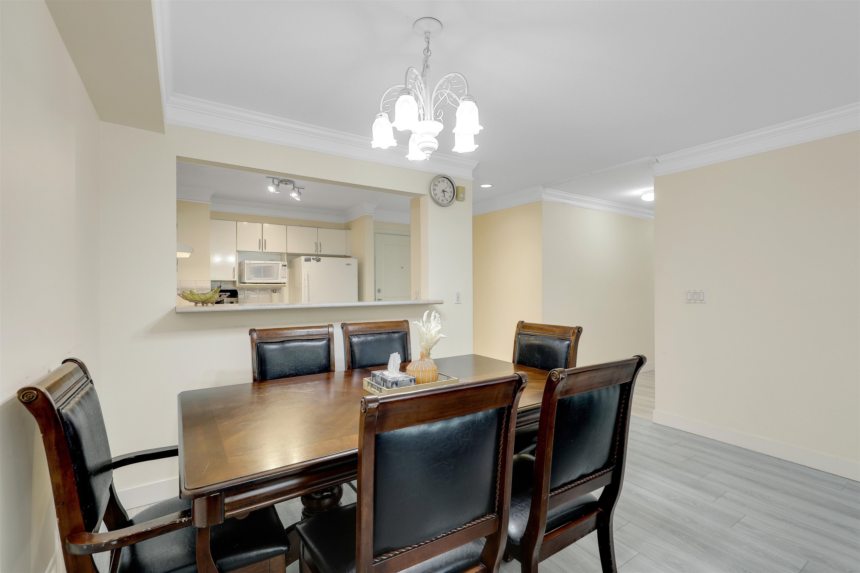 207-6385 121 Street, Surrey, BC