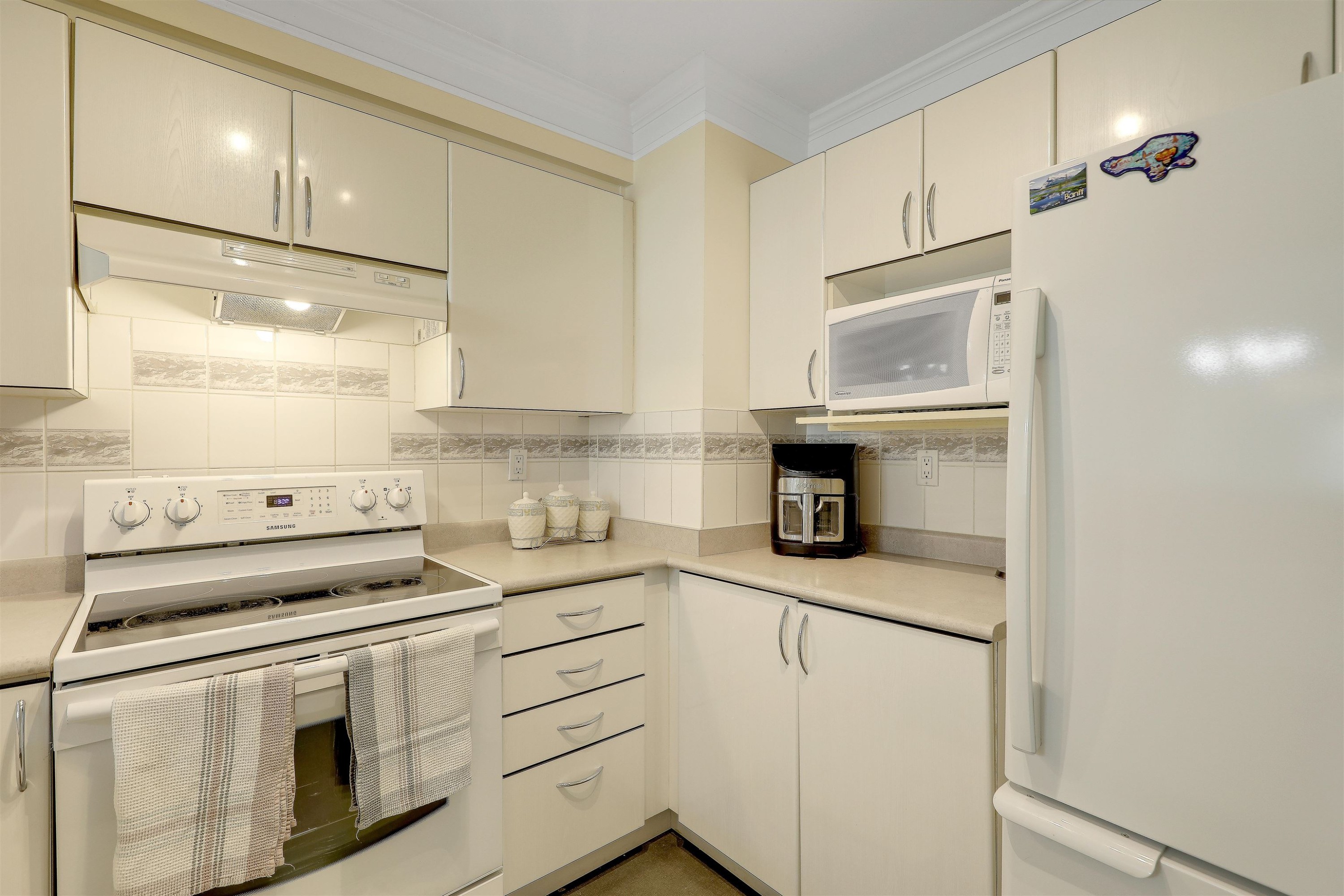 207-6385 121 Street, Surrey, BC
