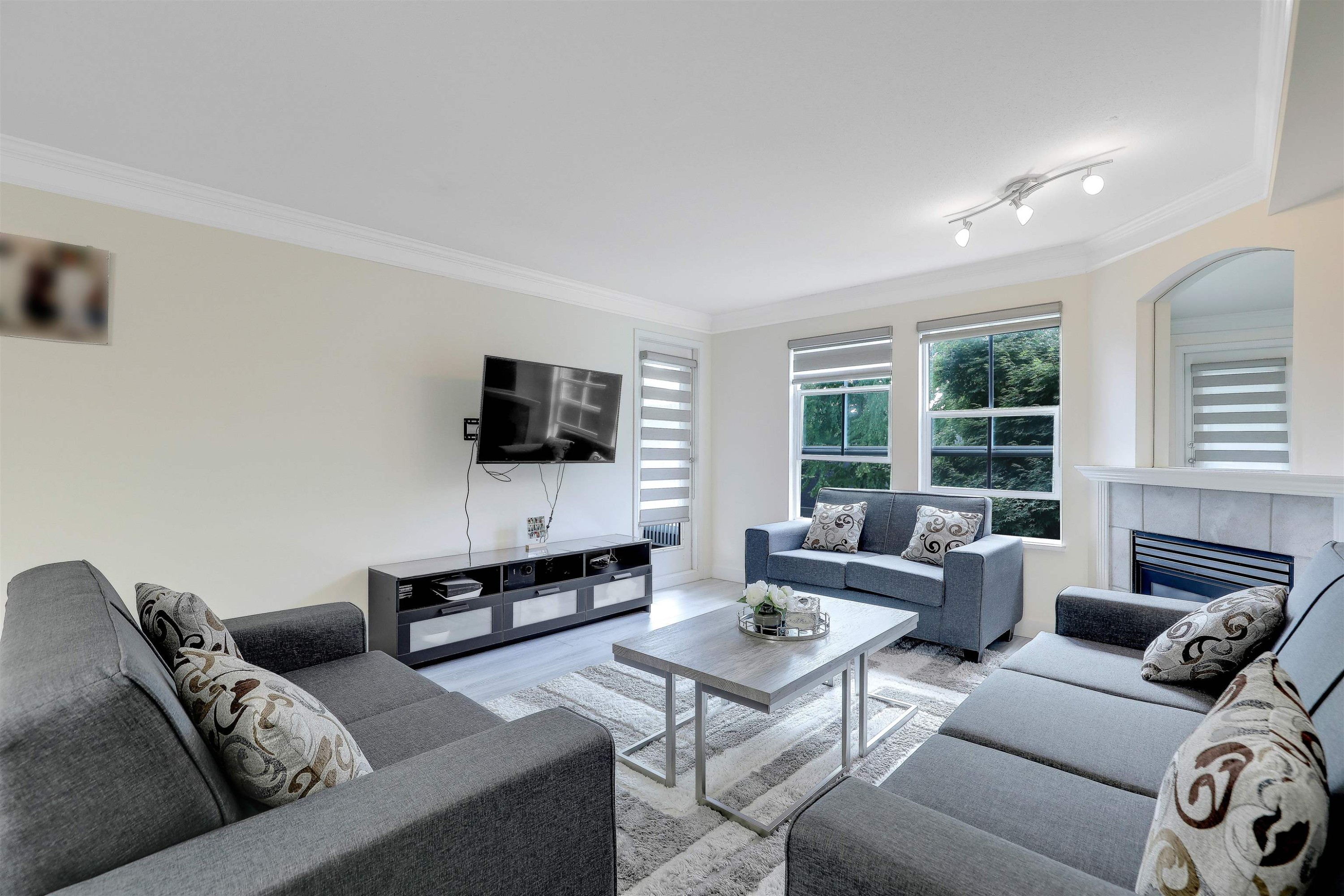 207-6385 121 Street, Surrey, BC
