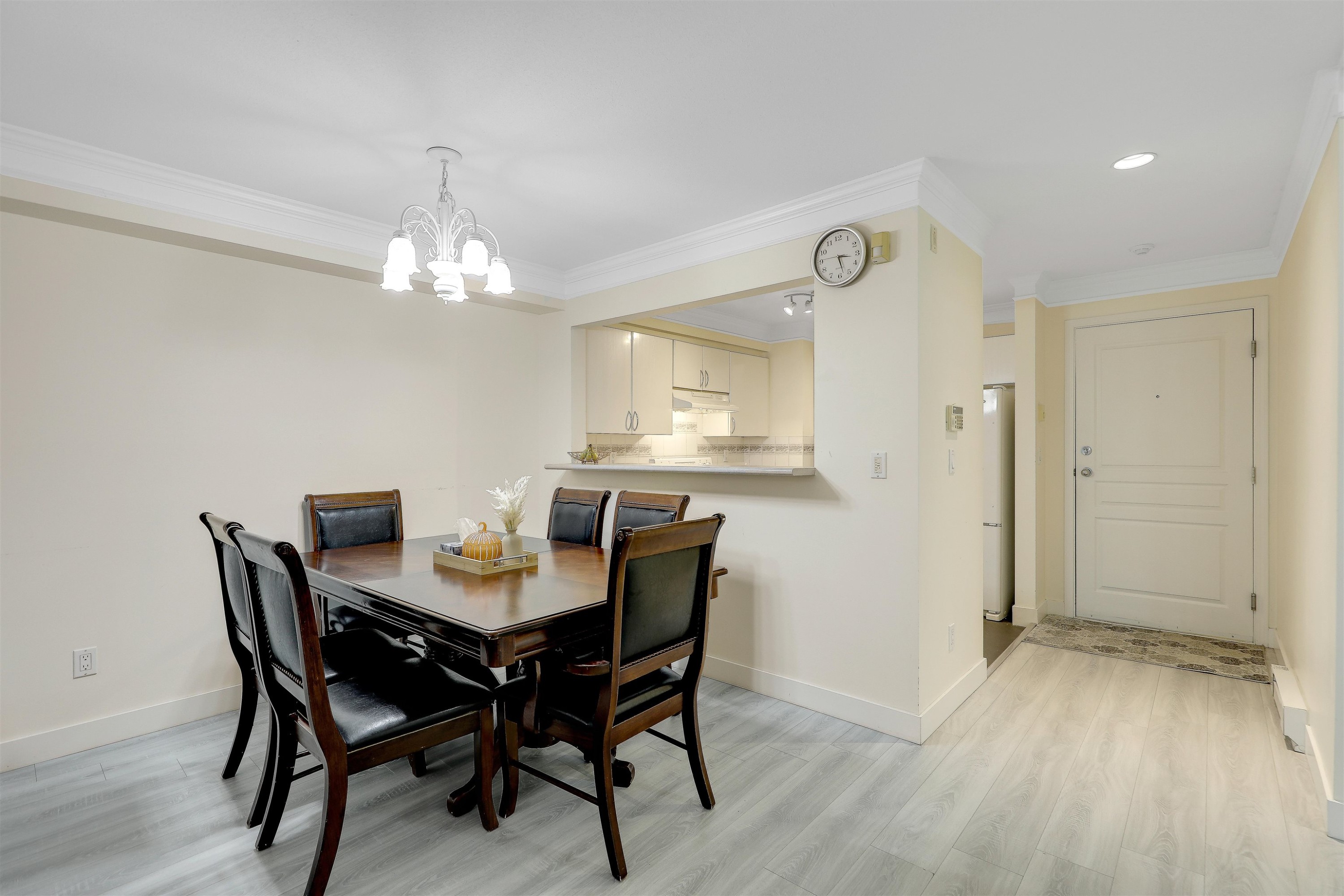 207-6385 121 Street, Surrey, BC