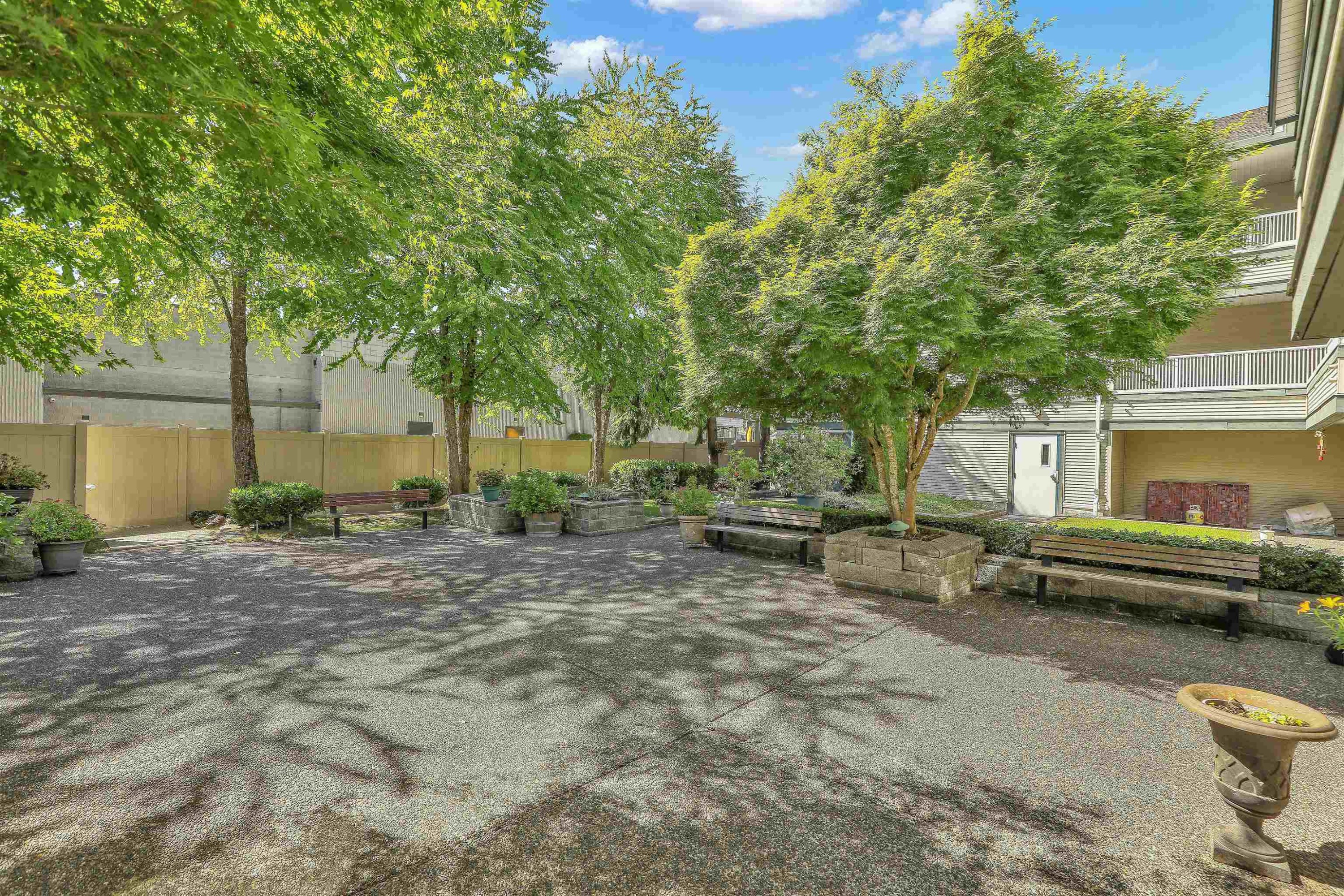 207-6385 121 Street, Surrey, BC
