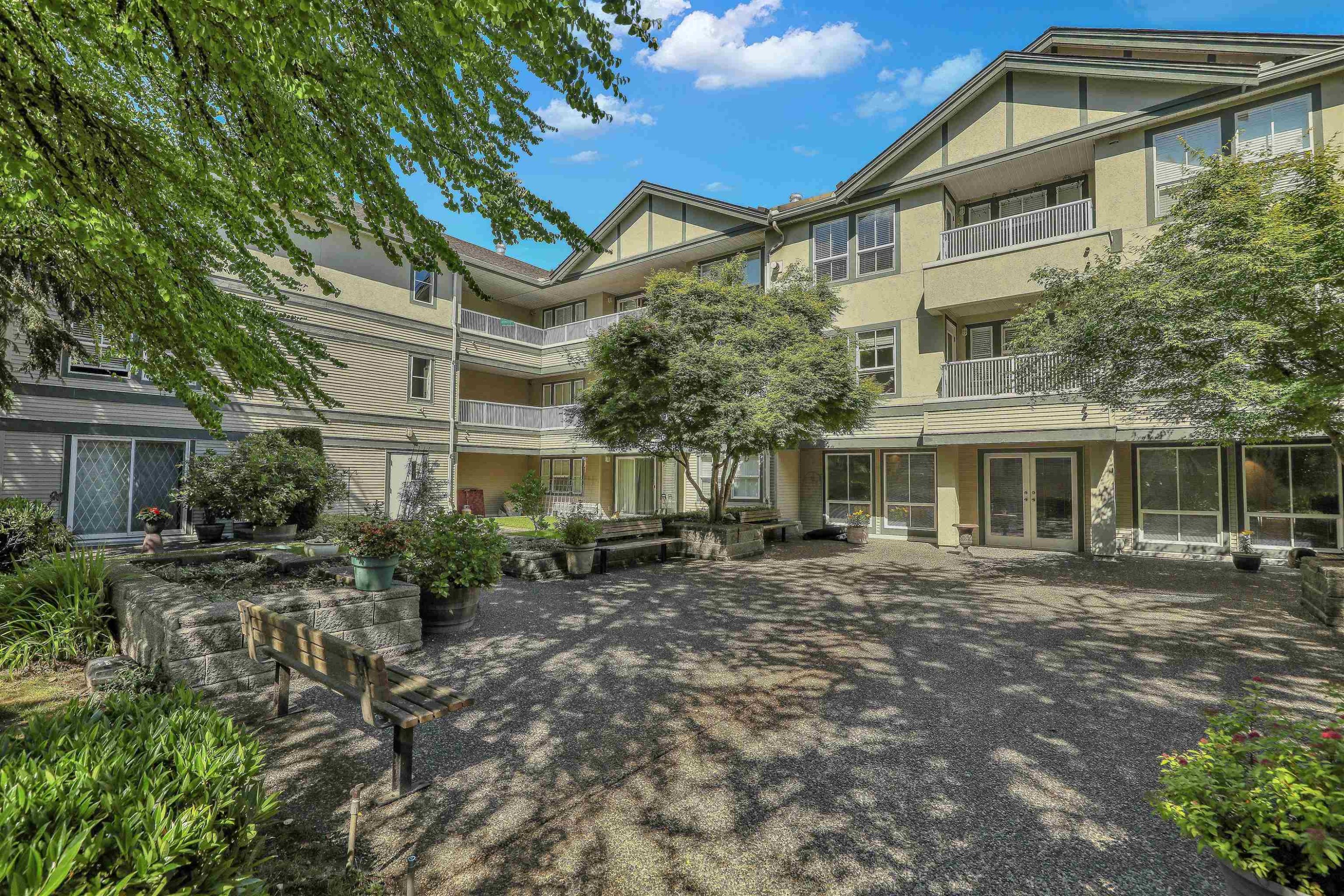 207-6385 121 Street, Surrey, BC
