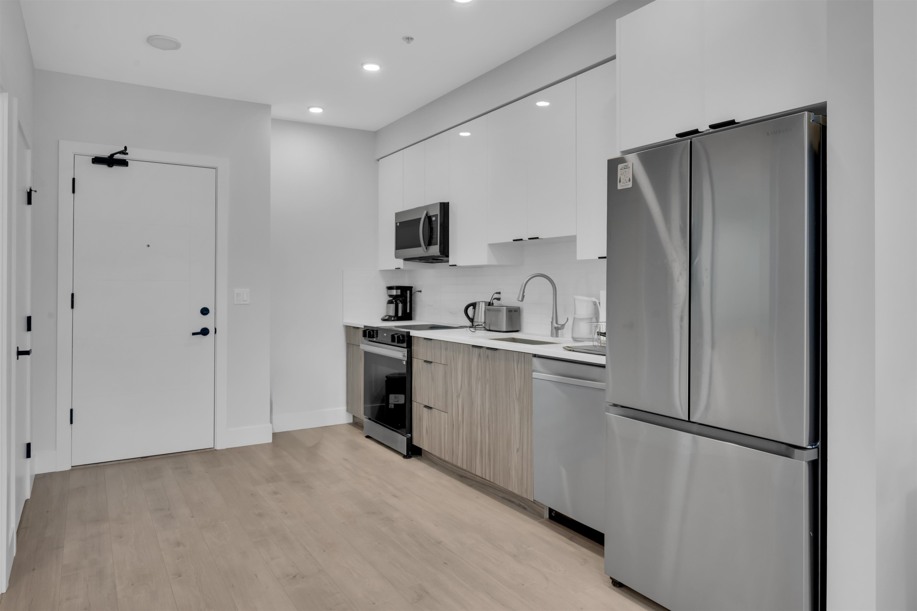 206-13458 95 Avenue, Surrey, BC