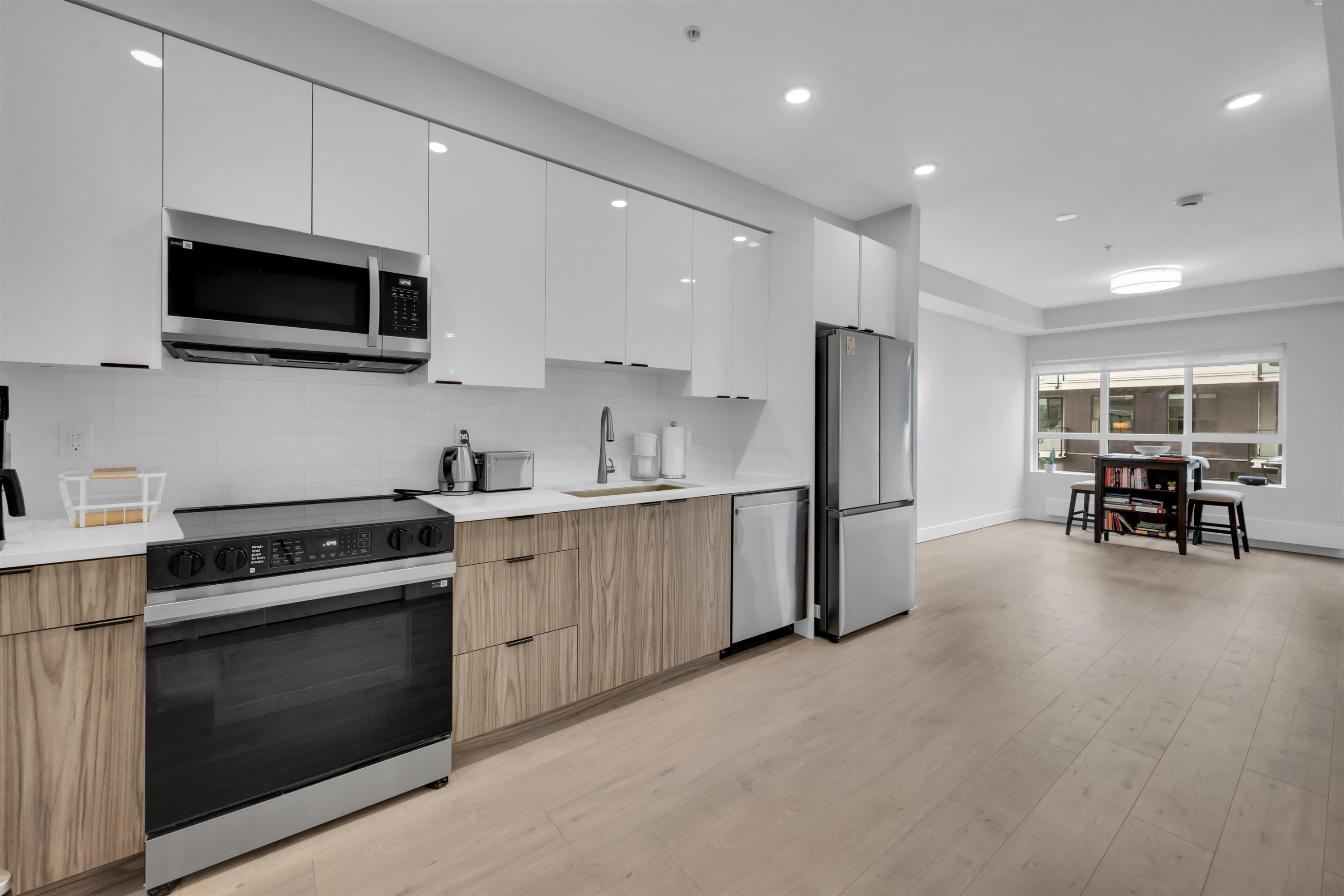 206-13458 95 Avenue, Surrey, BC