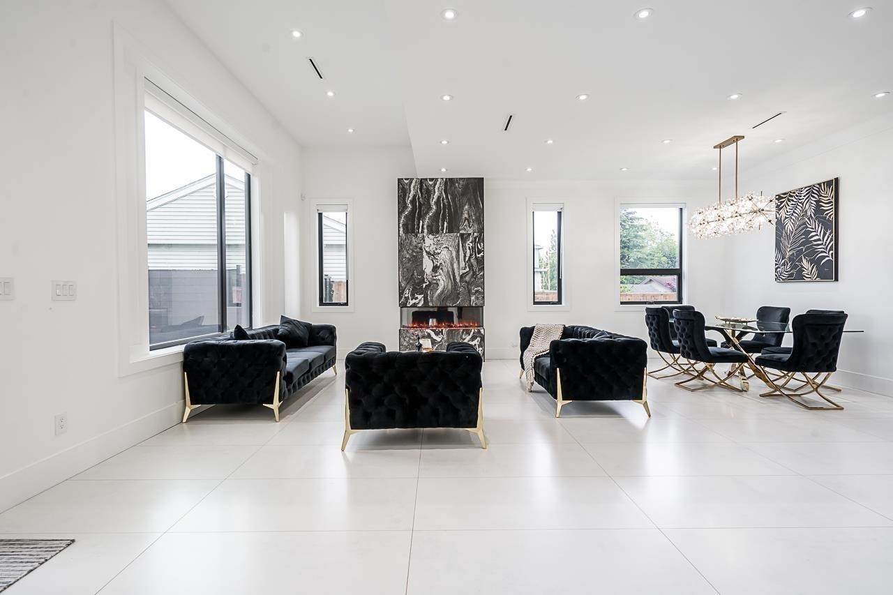 6052 172 Street, Surrey, BC - Indoor