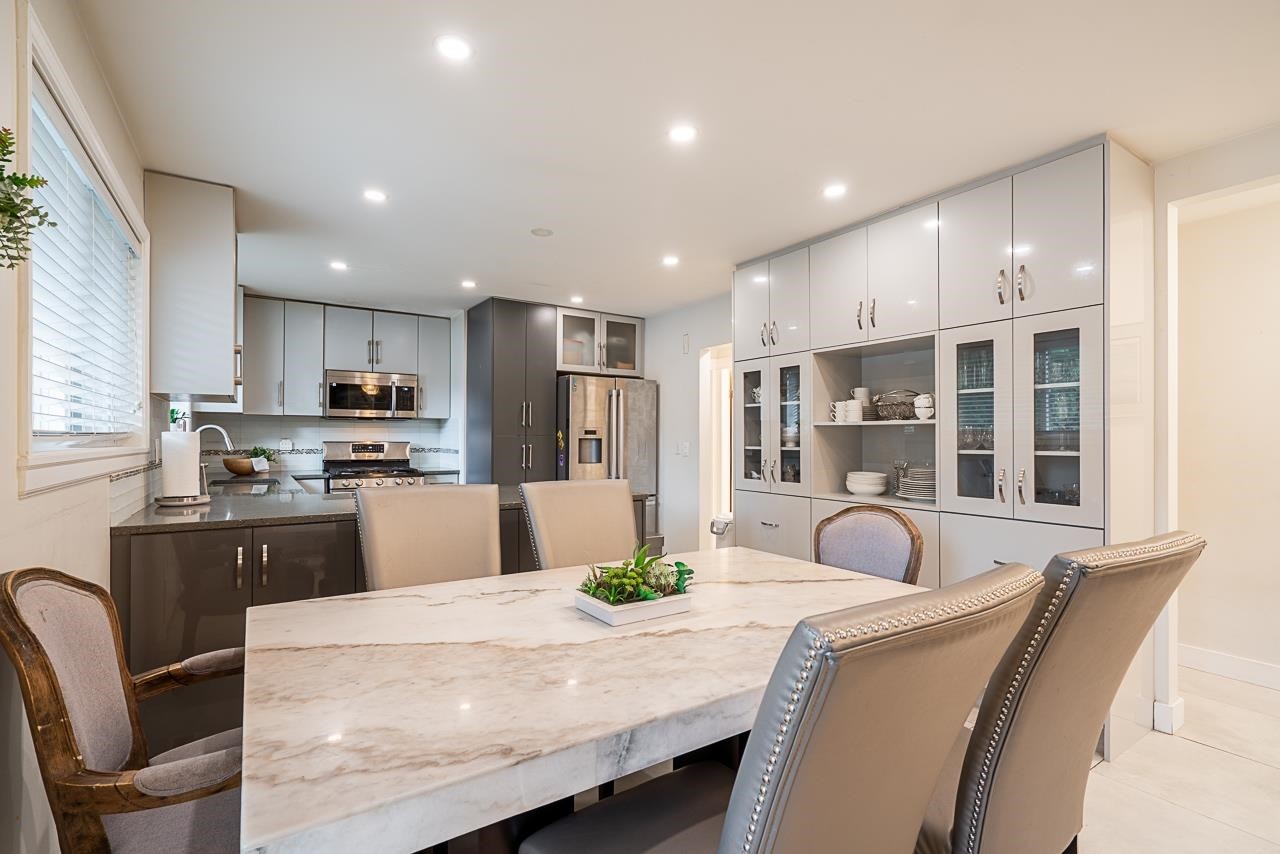7802 139A Street, Surrey, BC - Indoor Photo Showing Dining Room