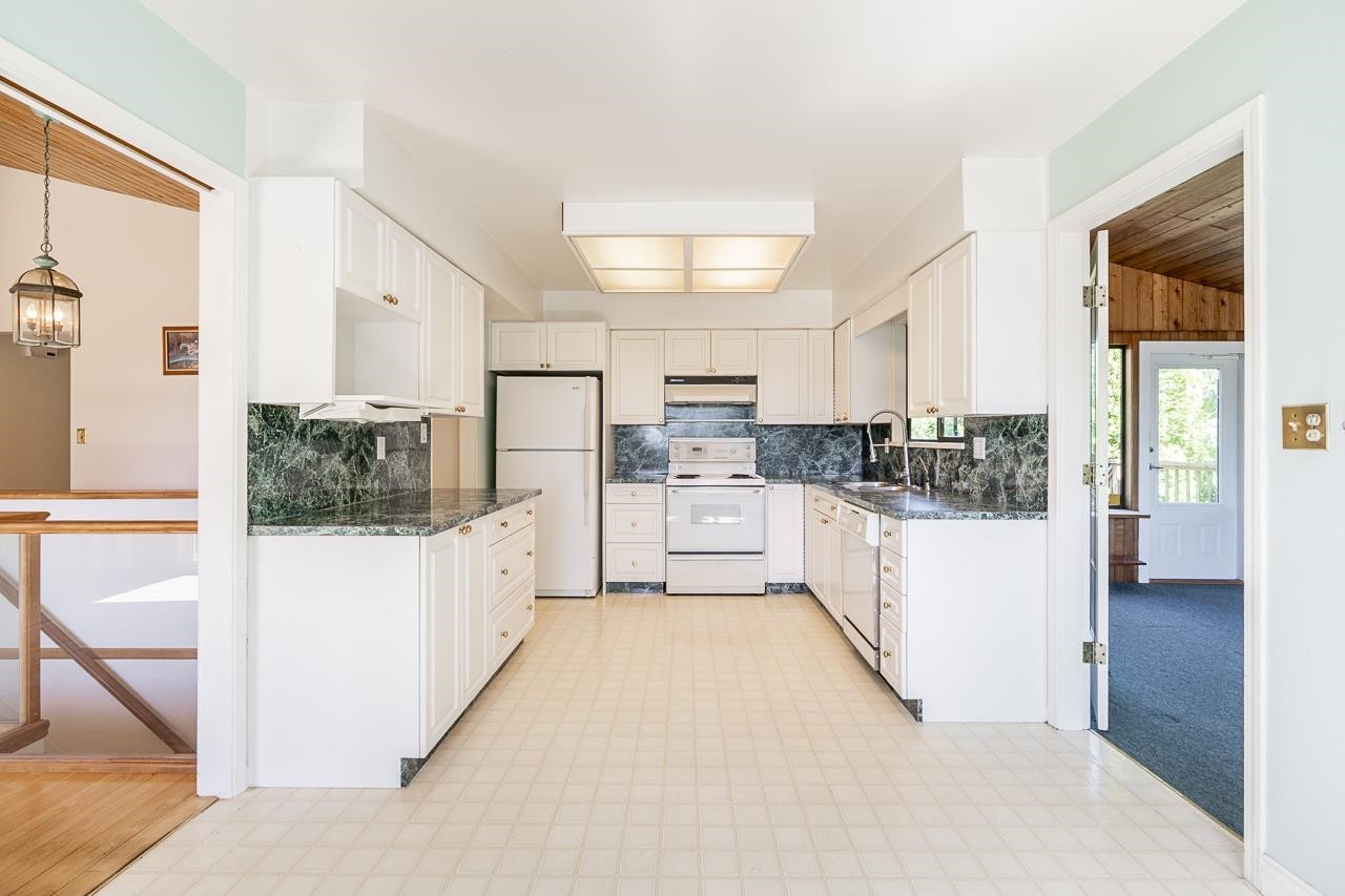 5462 Bakerview Drive, Surrey, BC