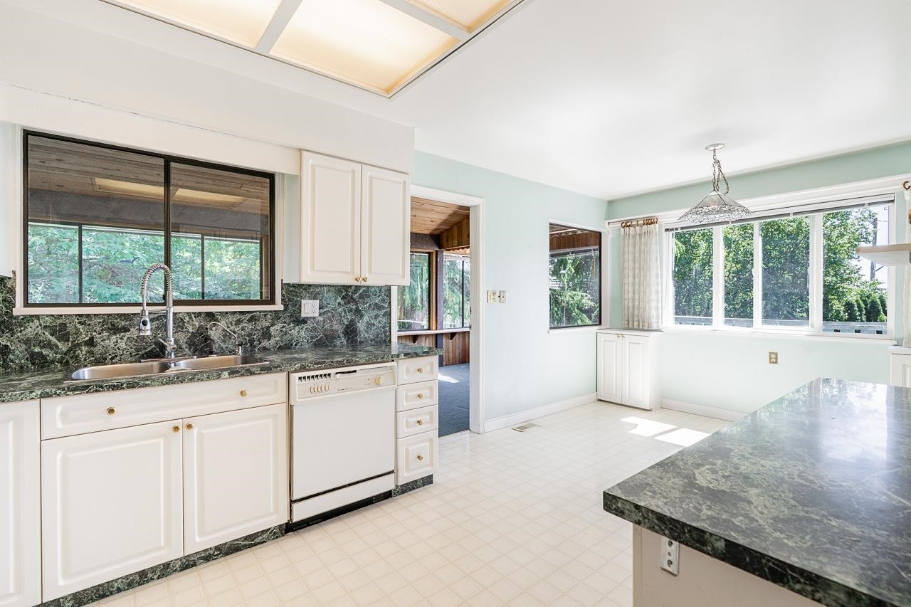 5462 Bakerview Drive, Surrey, BC