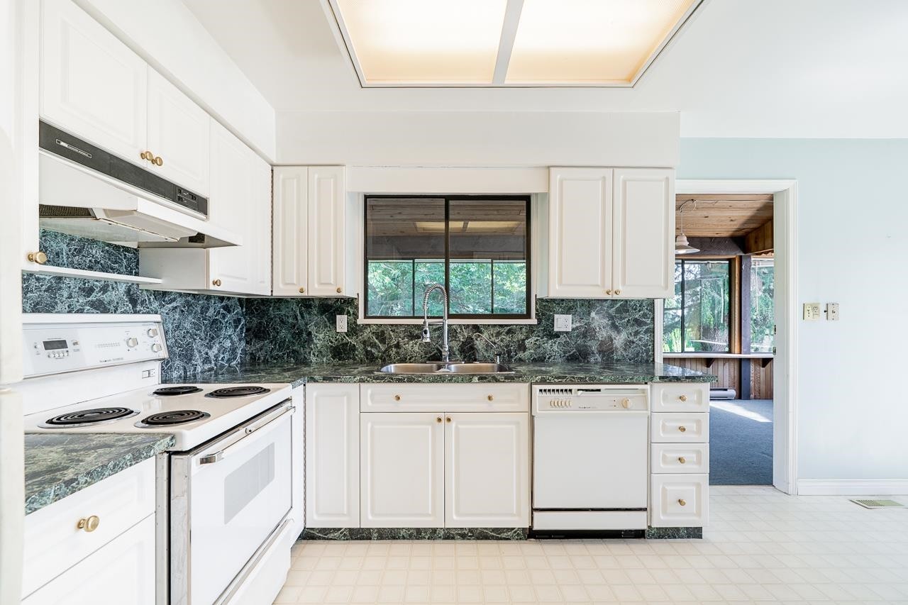 5462 Bakerview Drive, Surrey, BC