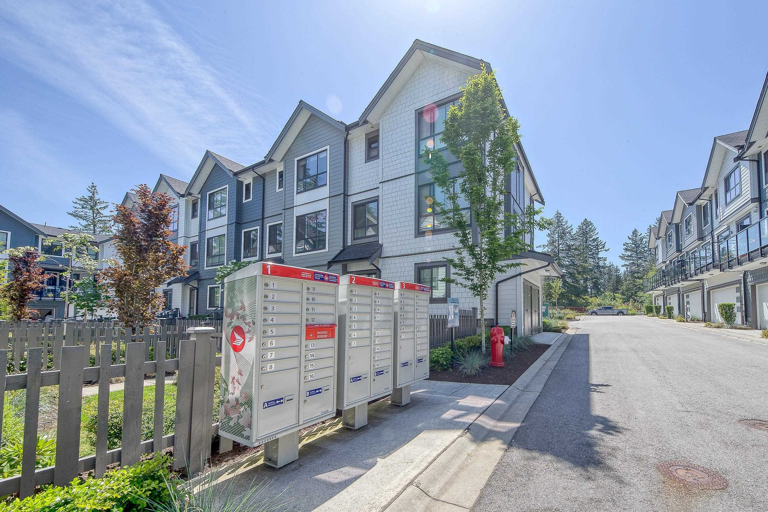 16-16760 25 Avenue, Surrey, BC